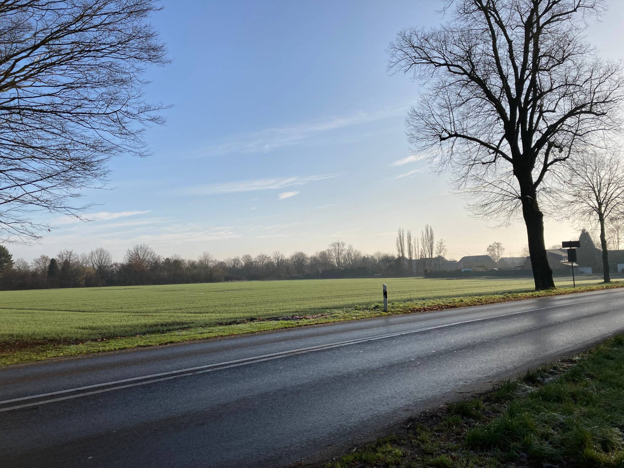 Im Stadtteil FIscheln soll zwischen der Haltstelle Grundend im Norden, der K-Bahn-Strecke im Osten, der Kölner Straße im Westen und dem Friedhof Fischeln im Westenzwischen Eichhornstraße und Kölner Straße ein Wohngebiet und ein Bildungsstandort entstehen.