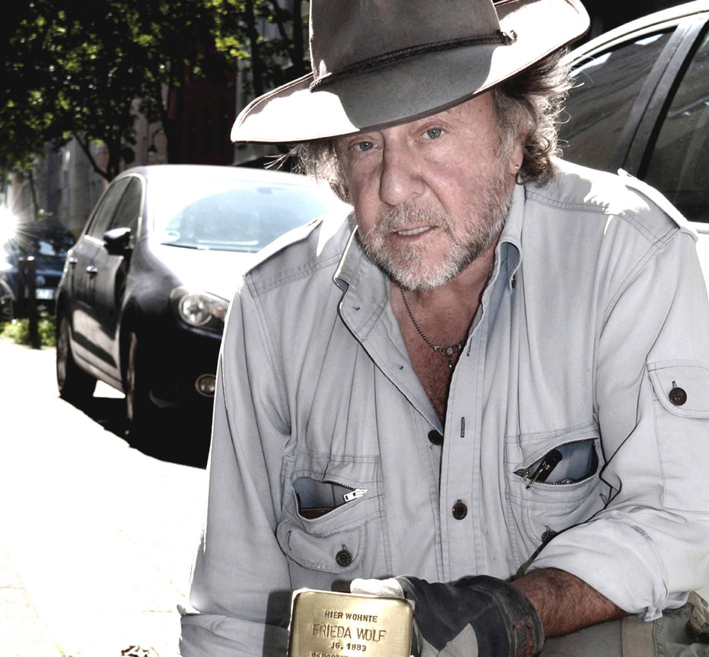  Der Künstler und Initiator der Stolpersteine, Gunter Demnig, wird mit dem Benediktpreis ausgezeichnet. 