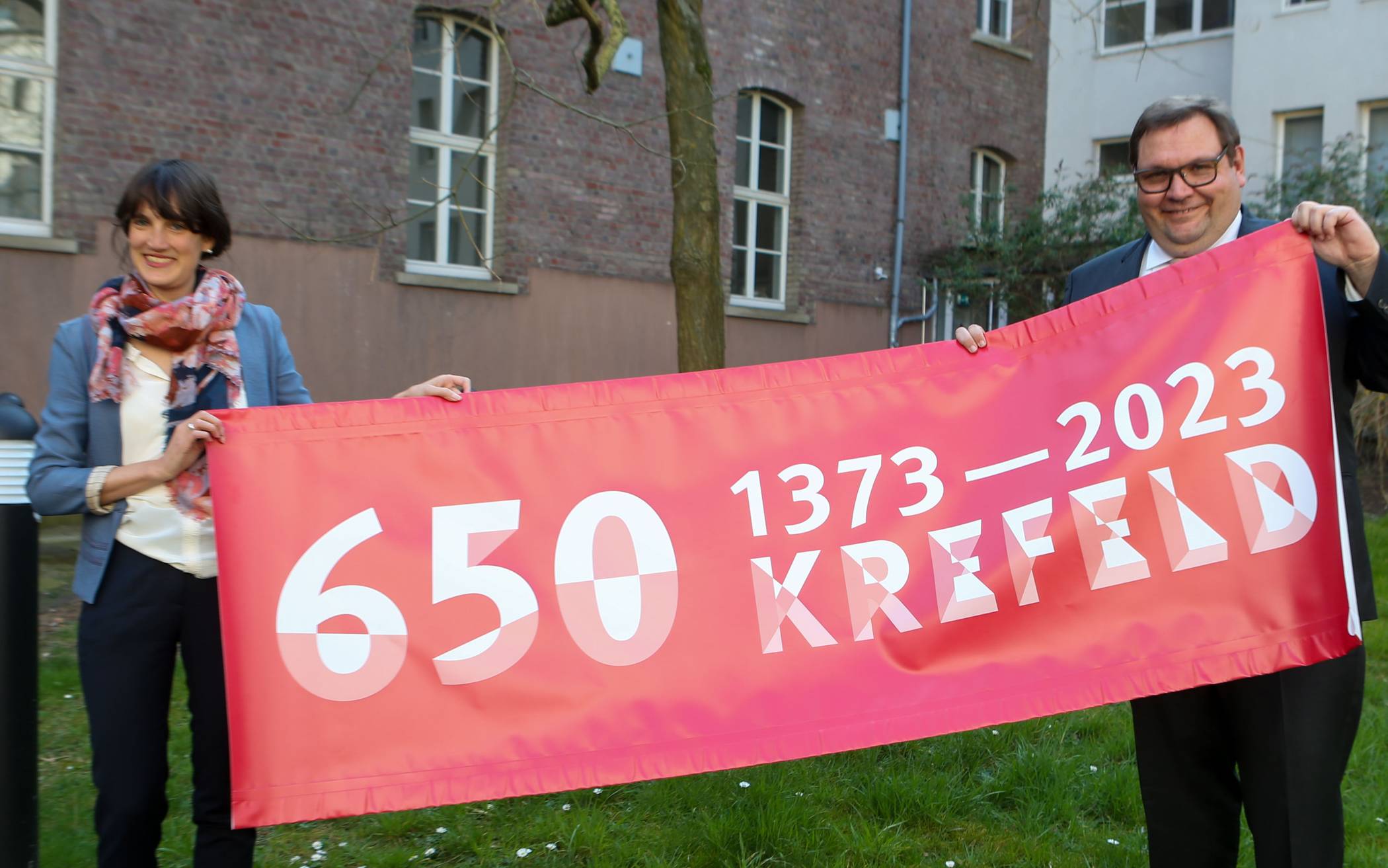 Oberbürgermeister Frank Meyer und Stadtmarketing-Chefin  Claire