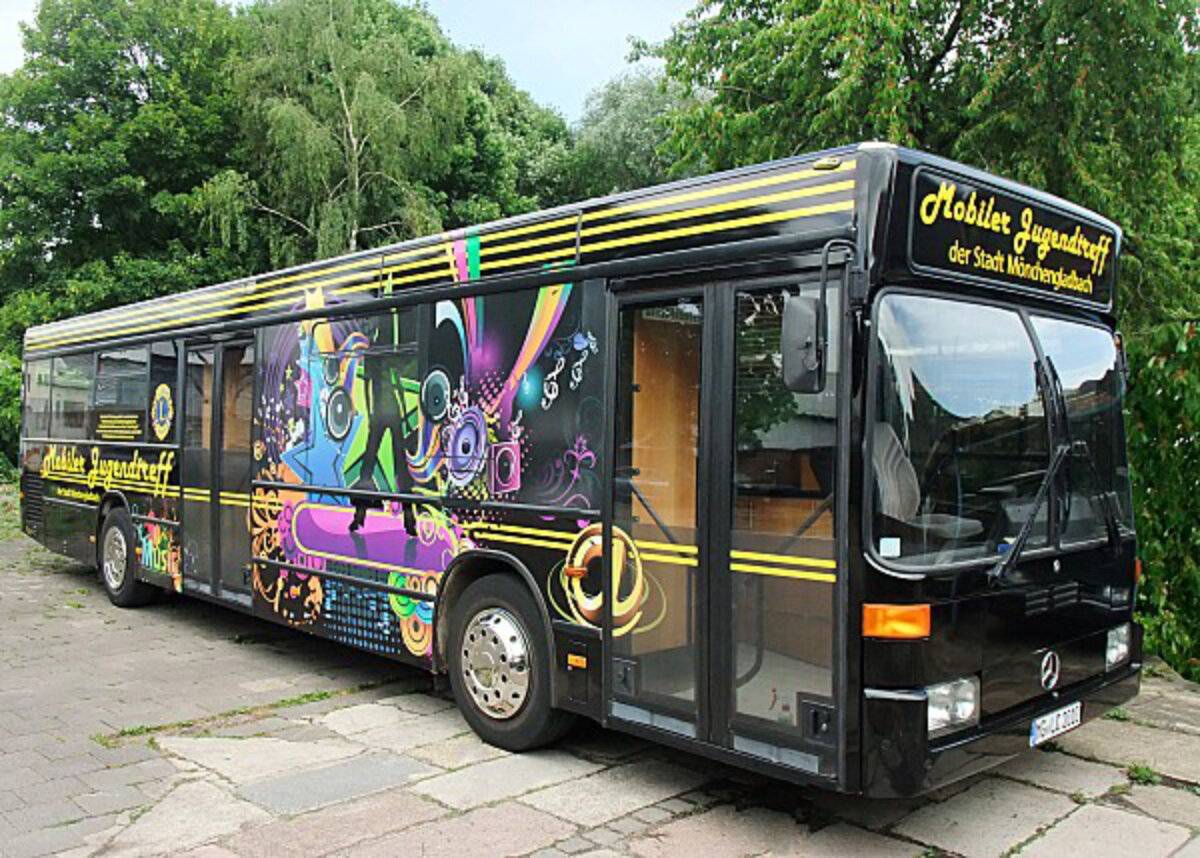 Wer kann helfen? Der mobiler Jugendtreff der Stadt Mönchengladbach sucht einen neuen Stellplatz.  