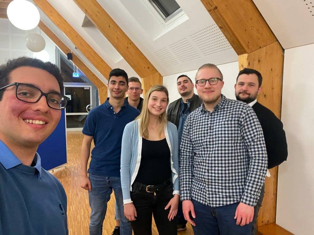 Der Vortand der Jungen Union Meerbusch (v.l.): Utkan Armutlu, Noah Mihan-Nejad, Niklas Pahlke, Sarah Kohtes, Charilaos Karagkounis, Fabian Hasebrink, Sven Tenten. 