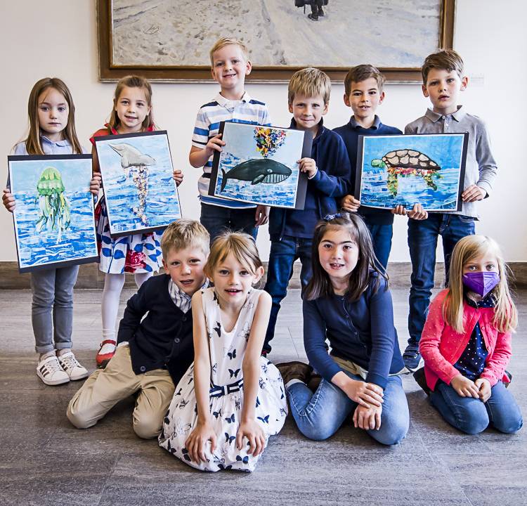 Die Klassen 1a und 1b der St. Mauritius-Schule haben den Publikumspreis beim Wettbewerb „DIE KLEINE“ gewonnen. 