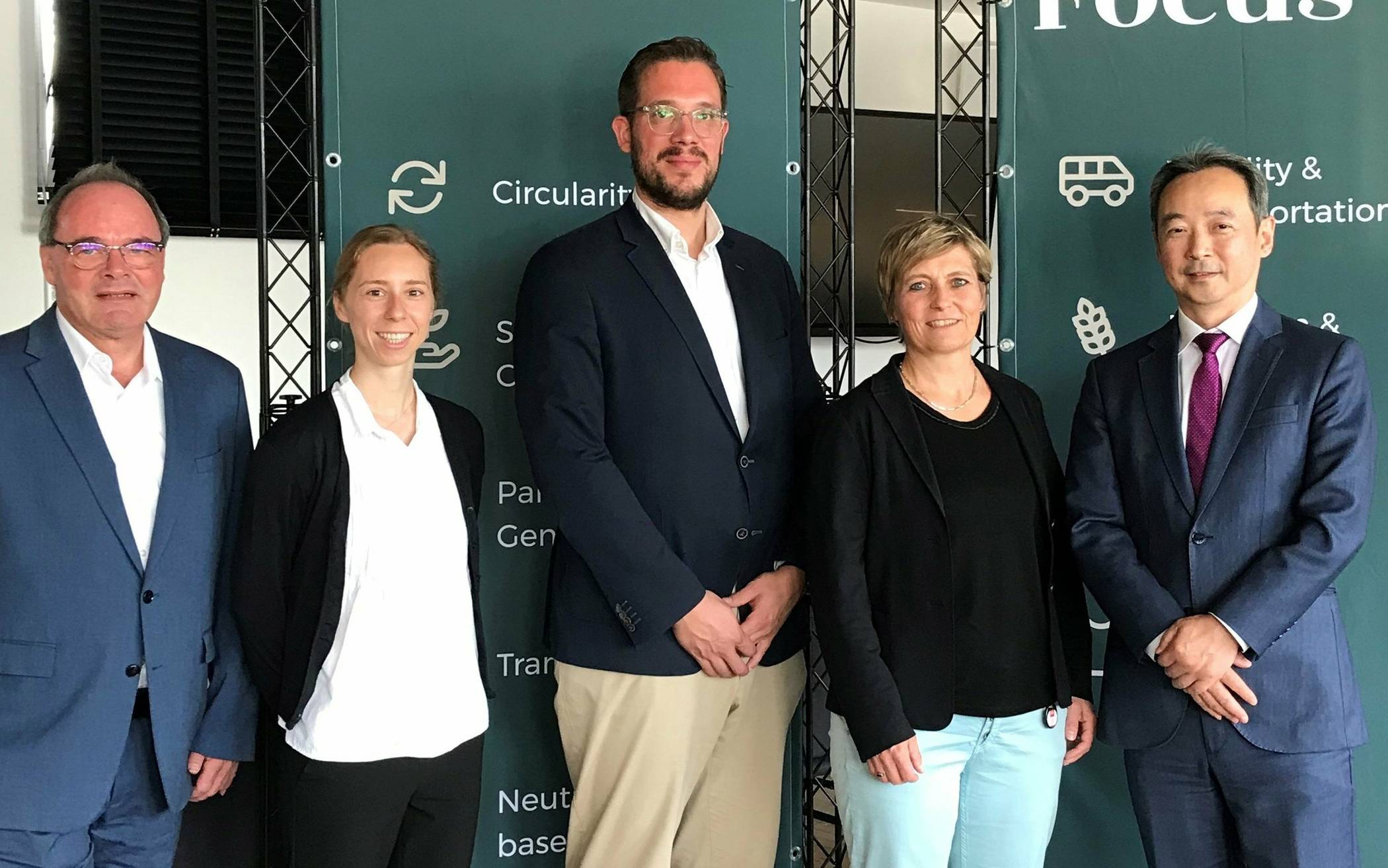 Deutsch-chinesisches Treffen: Robert Abts, Johanna Mehring,