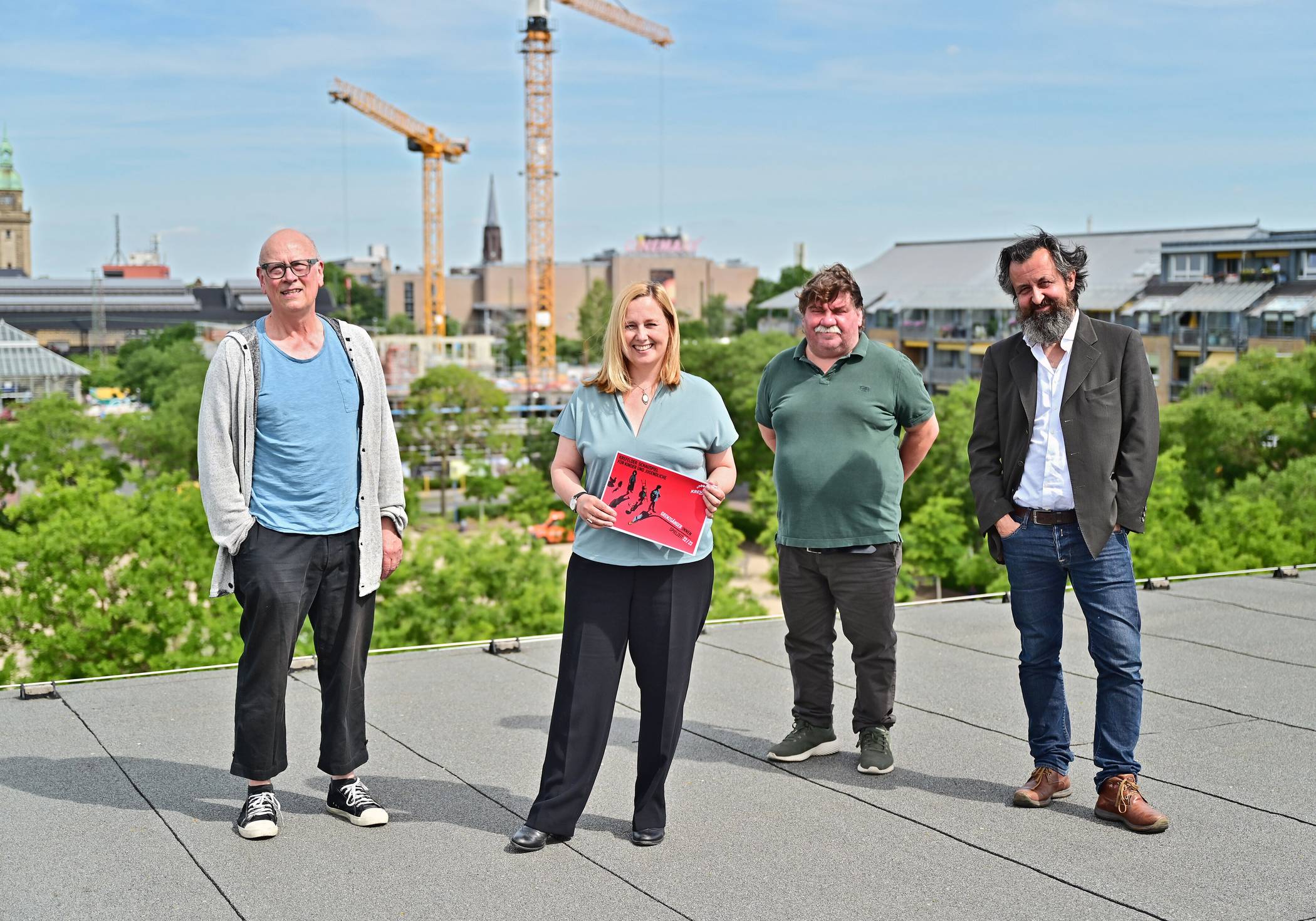  Haben stets die Stadtgesellschaft und ihre Probleme im Blick: Kresch-Intendantin Isolde Wabra,   und die Theatermacher und Regisseure (v.l.) Helmut Wenderoth, René Linke und Franz Mestre. Foto: Stadt Krefeld, Bischof  