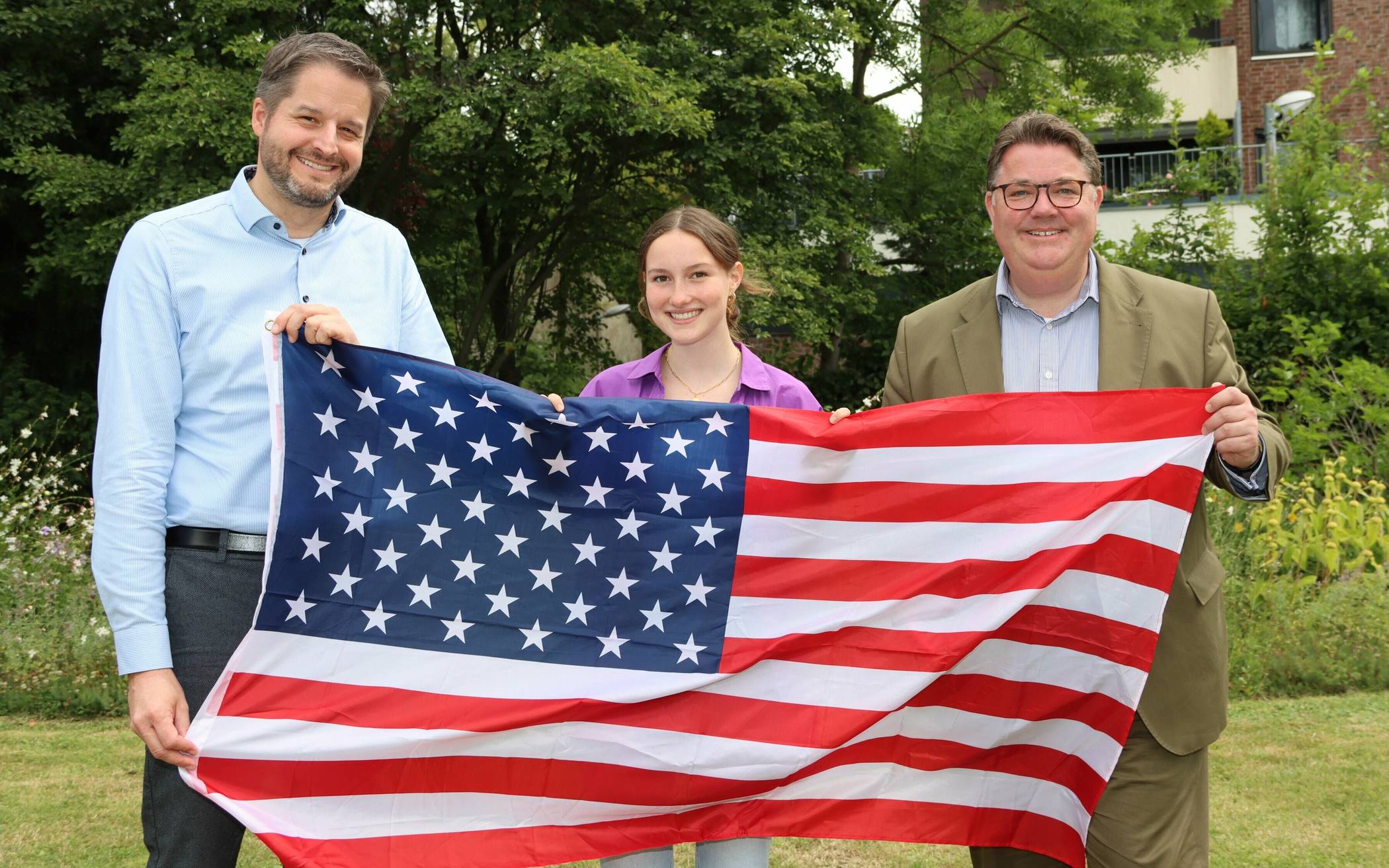 Bürgermeister Christian Bommers (l.) und Bundestagsabgeordneter