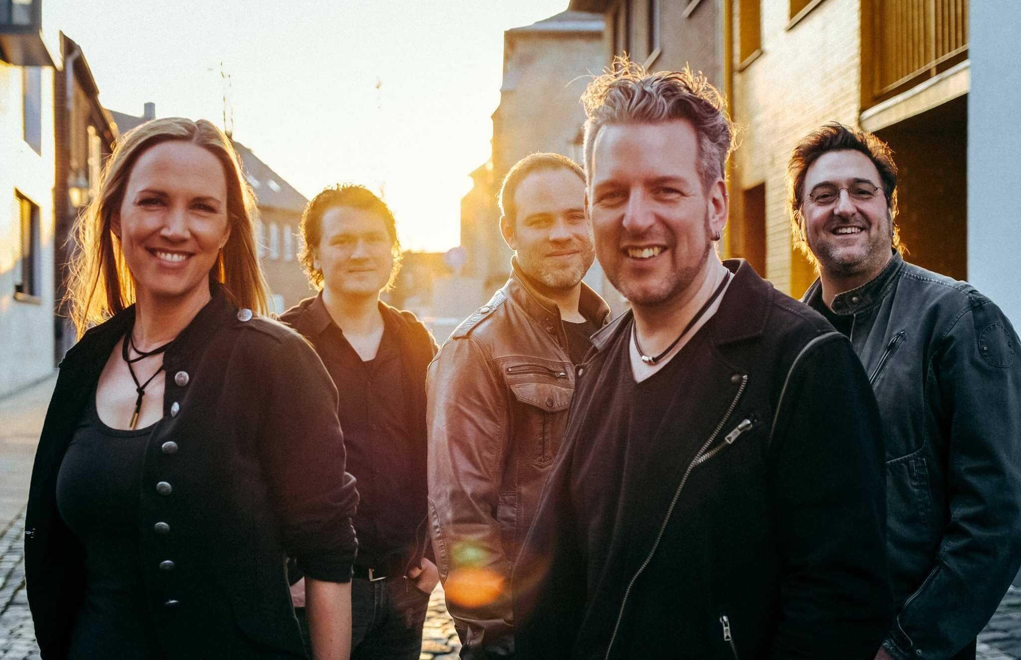  Die Liveband „Booster“ bietet zum Auftakt des Schützenfestes am Freitag, 12. August, beste Stimmung. 