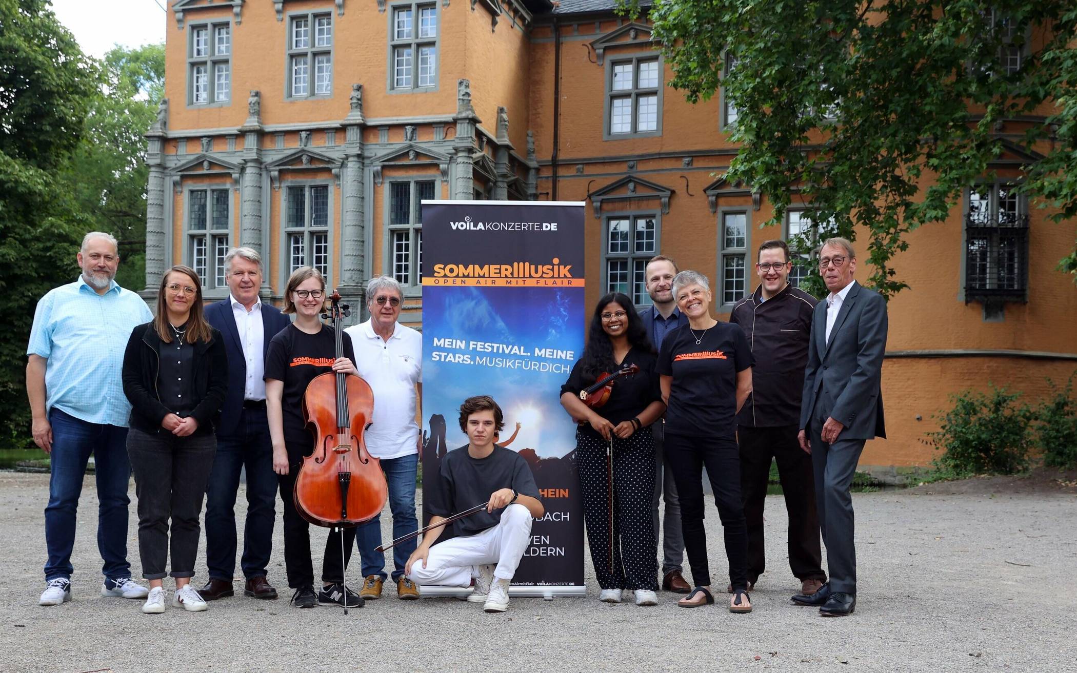 SommerMusik-Chef Günter vom Dorp (5.v.l.) und