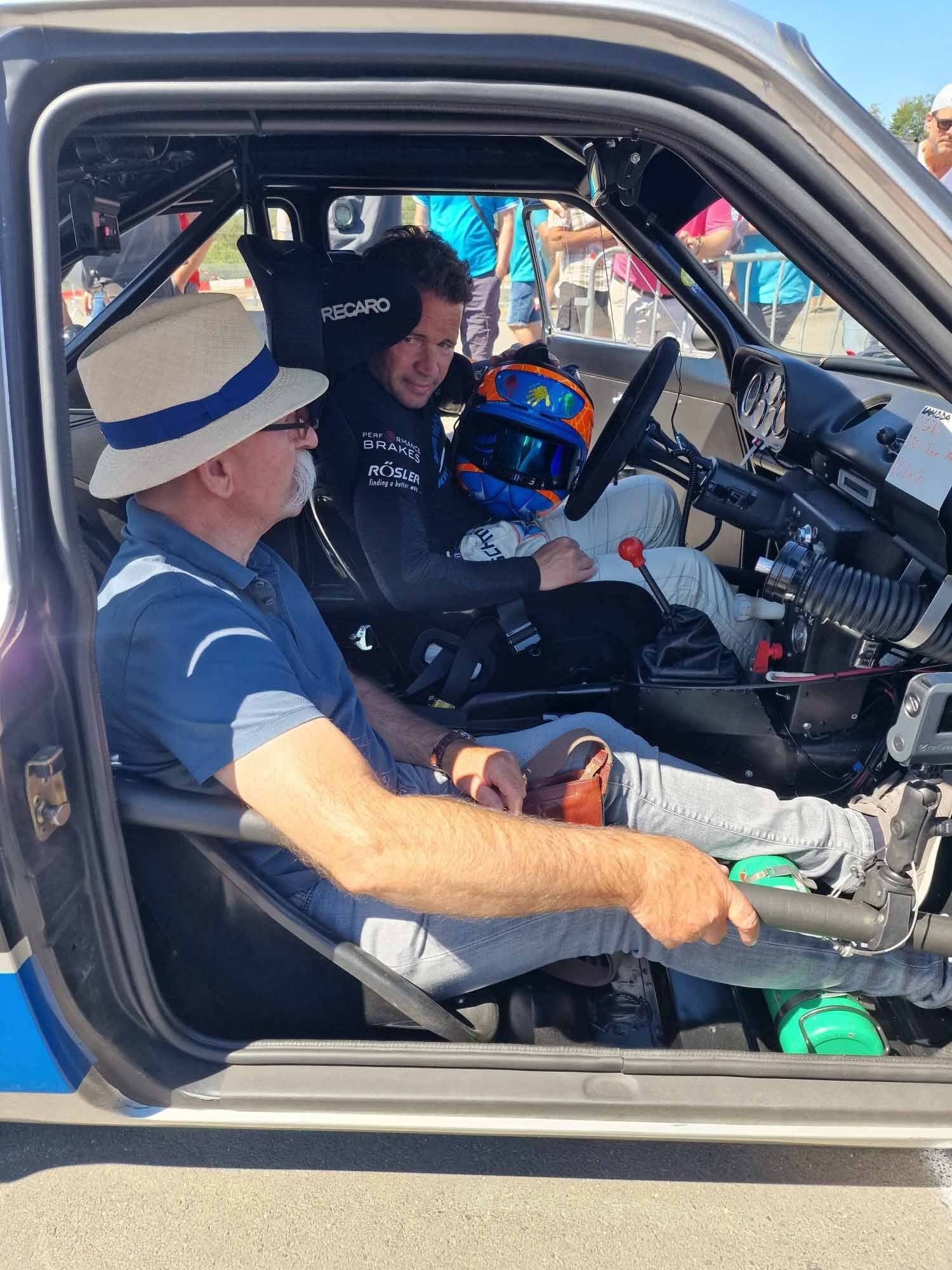  Horst Lichter durfte mal probesitzen. 