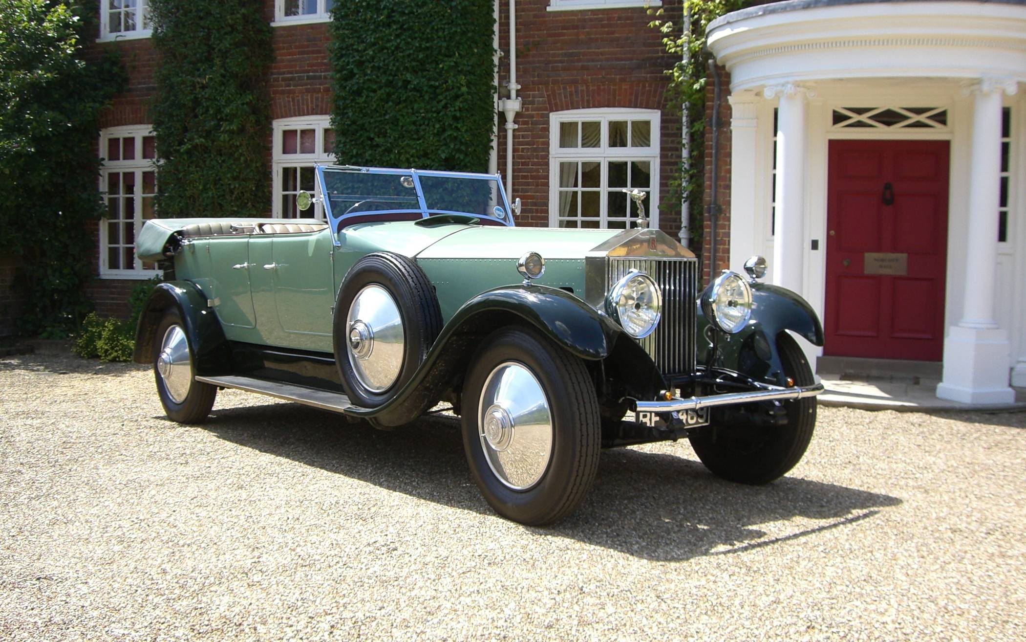 Die Fahrzeuge stammen aus dem Baujahr