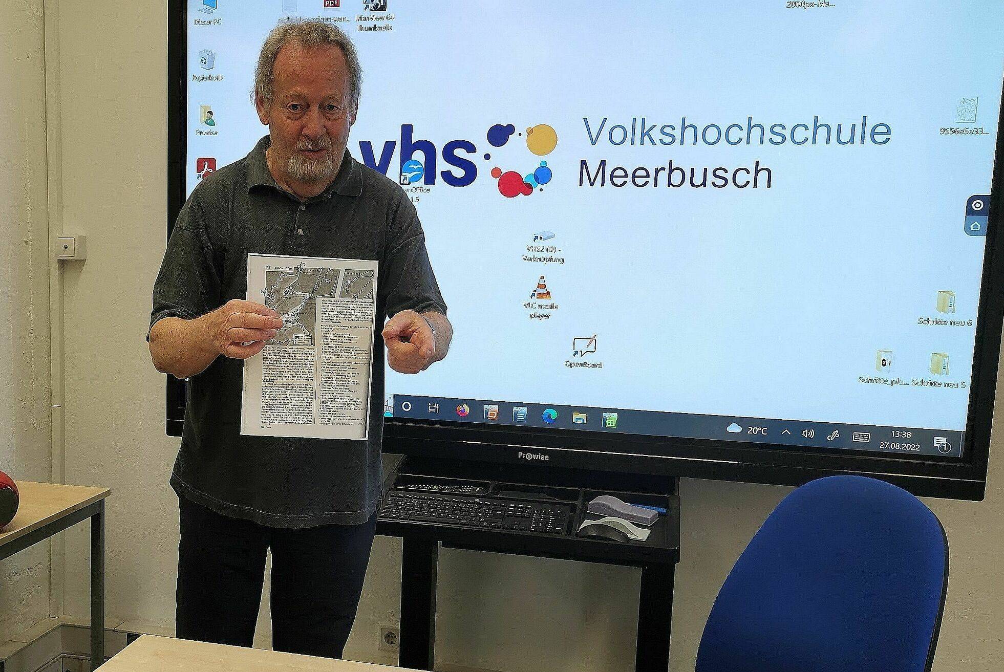 VHS-Dozent John Boulton ist geboren in Somerset, liebt seine Sprache und will andere dafür begeistern. 