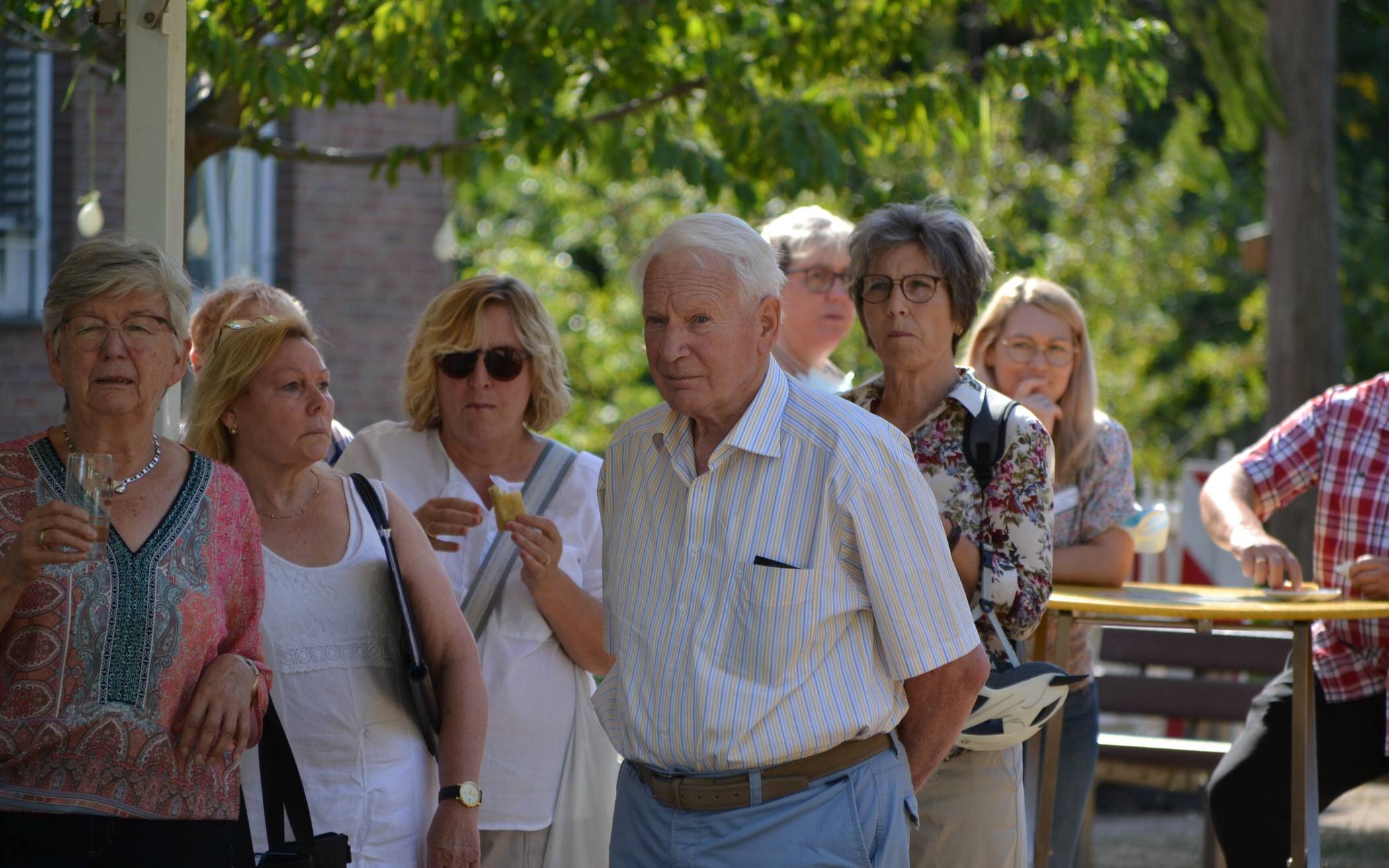 Mittendrin: (Feld-)Handballlegende Friedrich „Fritz“ Lintz, 53 Jahre lang für den...