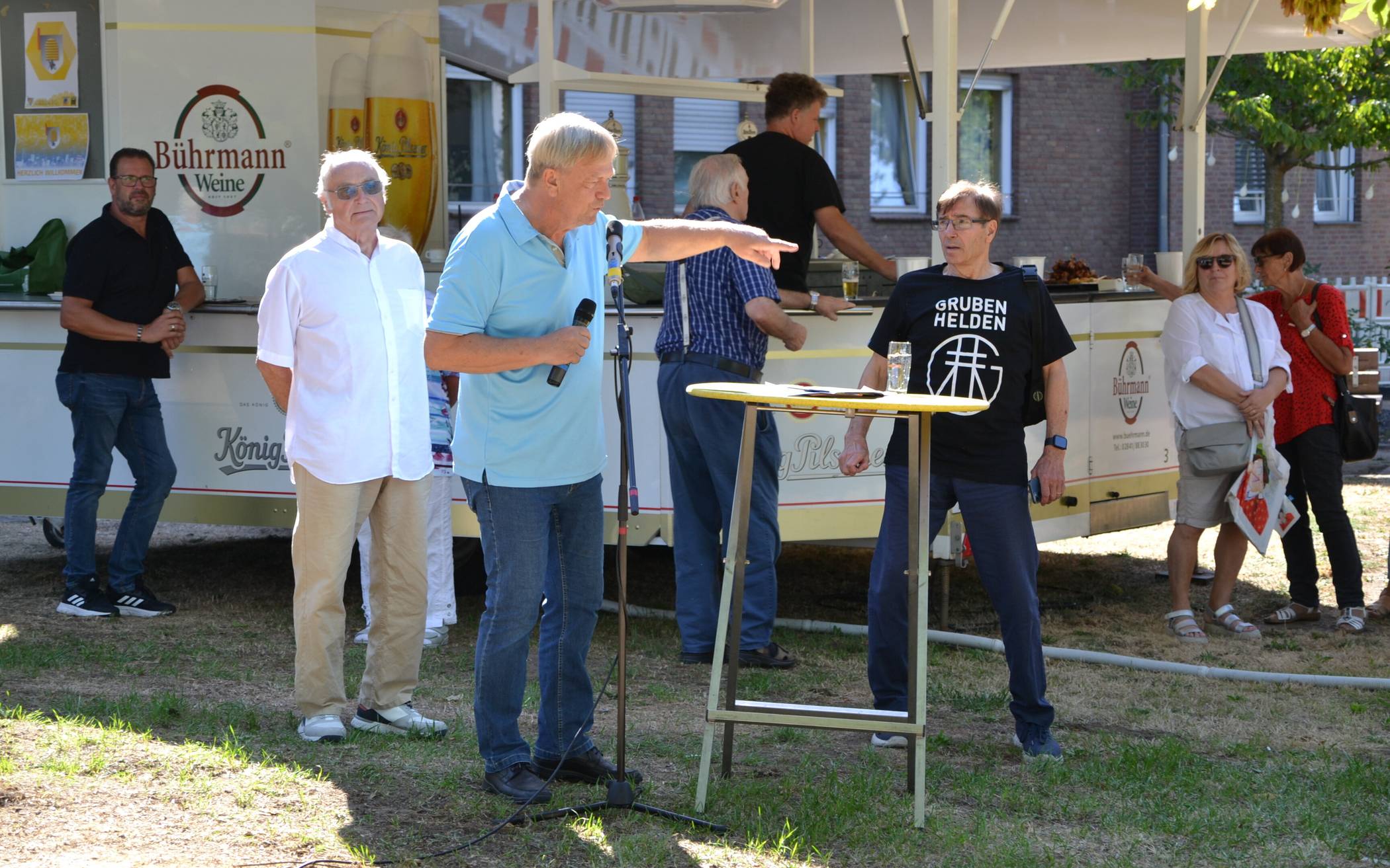 Initiator Ferdi Seidelt (Mitte) begrüßte mit Heinz Billen (l.) und Walter Stärk die...