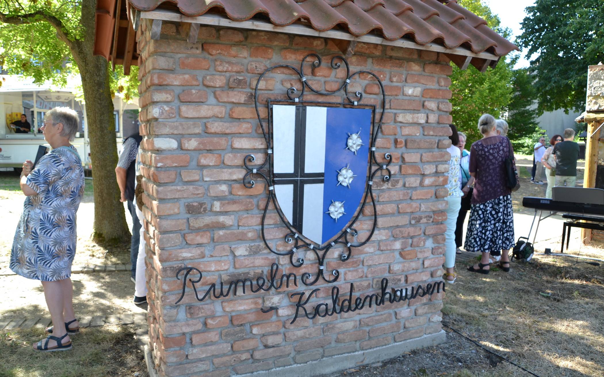 Schaubild eins symbolisiert mit dem Wappen die Geschichte der 1934 entstandenen...