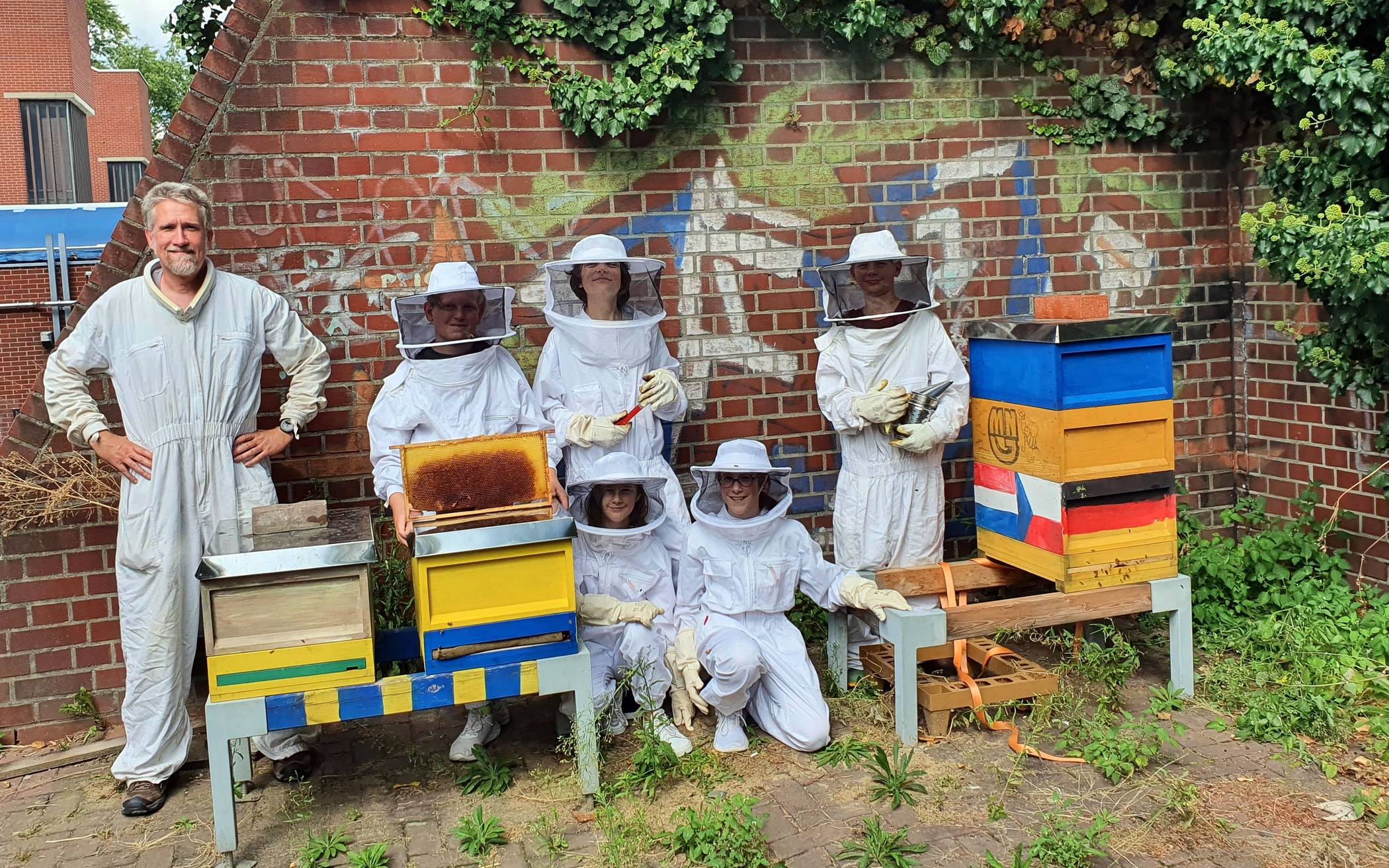 MINT-Koordinator Frank Schillings und die jungen