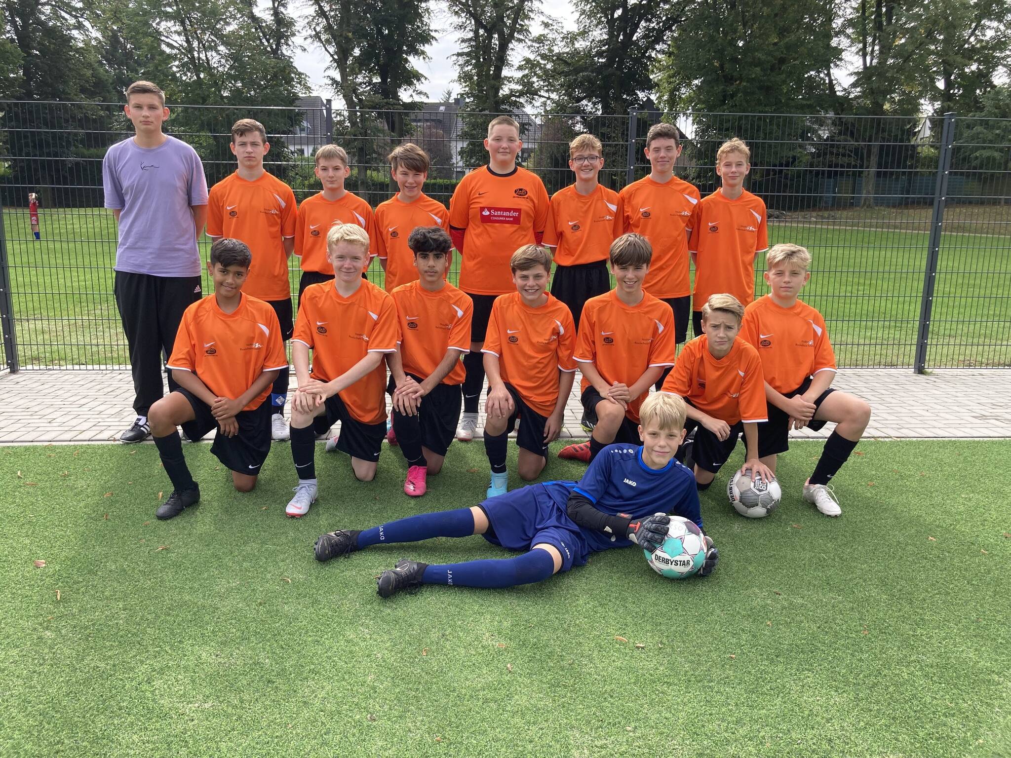 Die Jungs de Jahrgänge 2009 und 2010 der Realschule Osterath sicherten sich bei den Schulmeisterschaften des Rhein-Kreises Neuss den Titel. 