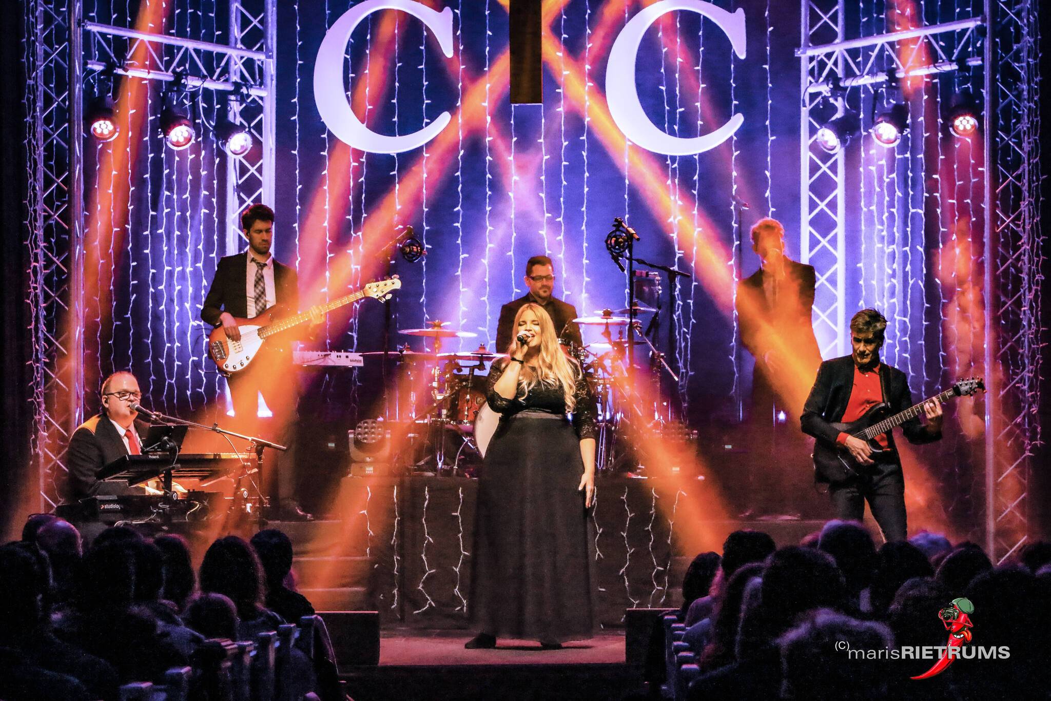  Die Remember band lädt wieder zu ihren ChristmasClassics-Konzerten in die Christuskirche ein. 
  