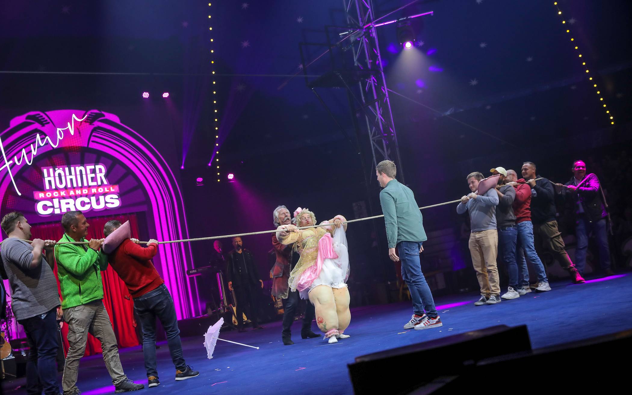 Die Höhner haben ihrer mehr als 20-jährigen Circusgeschichte ein weiteres Kapitel...
