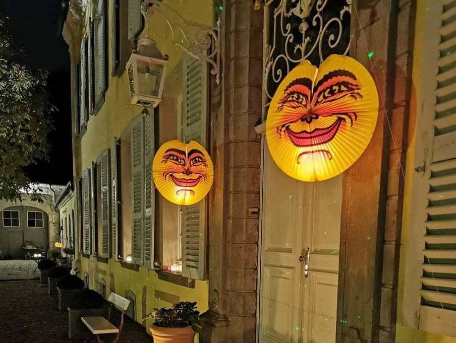 Das Martinskomitee bittet darum, den Zugweg mit Fackeln und Laternen zu gestalten. 