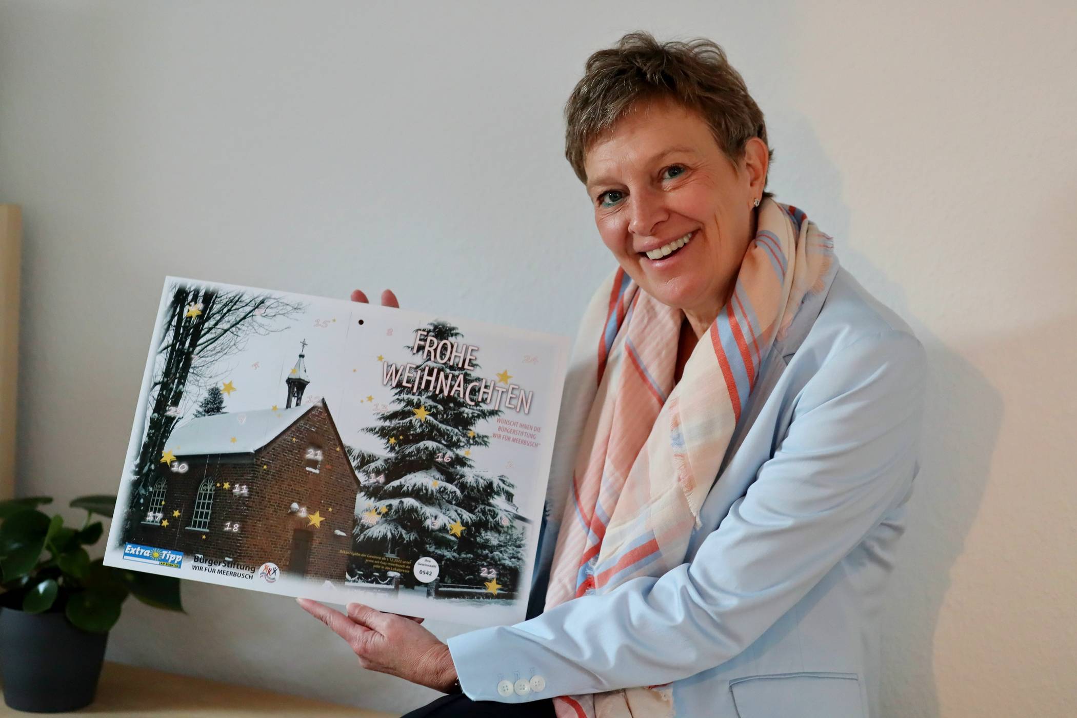  Bettina Scholten, Geschäftsführerin der BürgerStiftung, freut sich, dass die Adventskalenderaktion nach einem Jahr Pause wieder gestartet ist. 
  