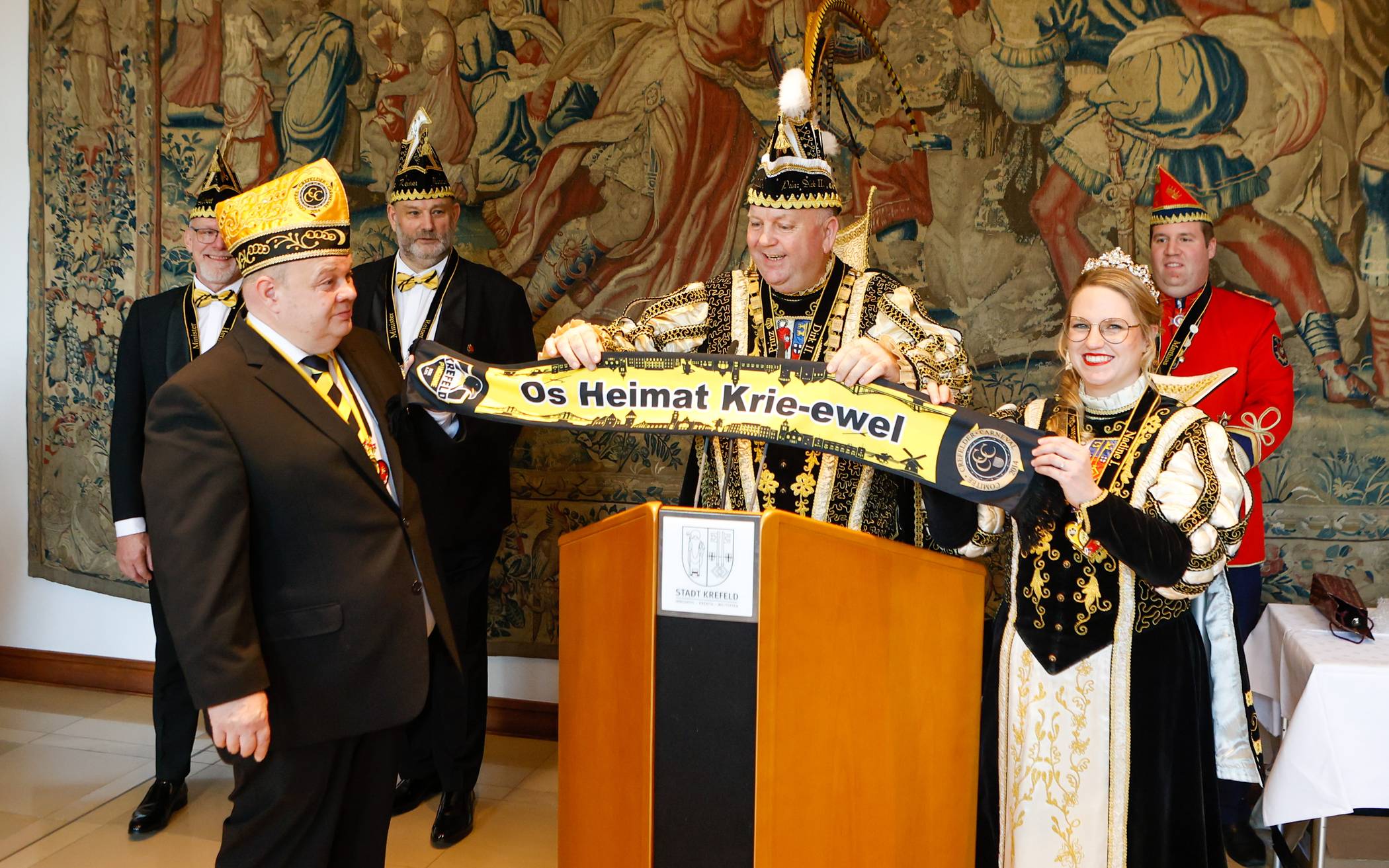 Krefelds jecke Jahreszeit startete schon um 11.09 Uhr