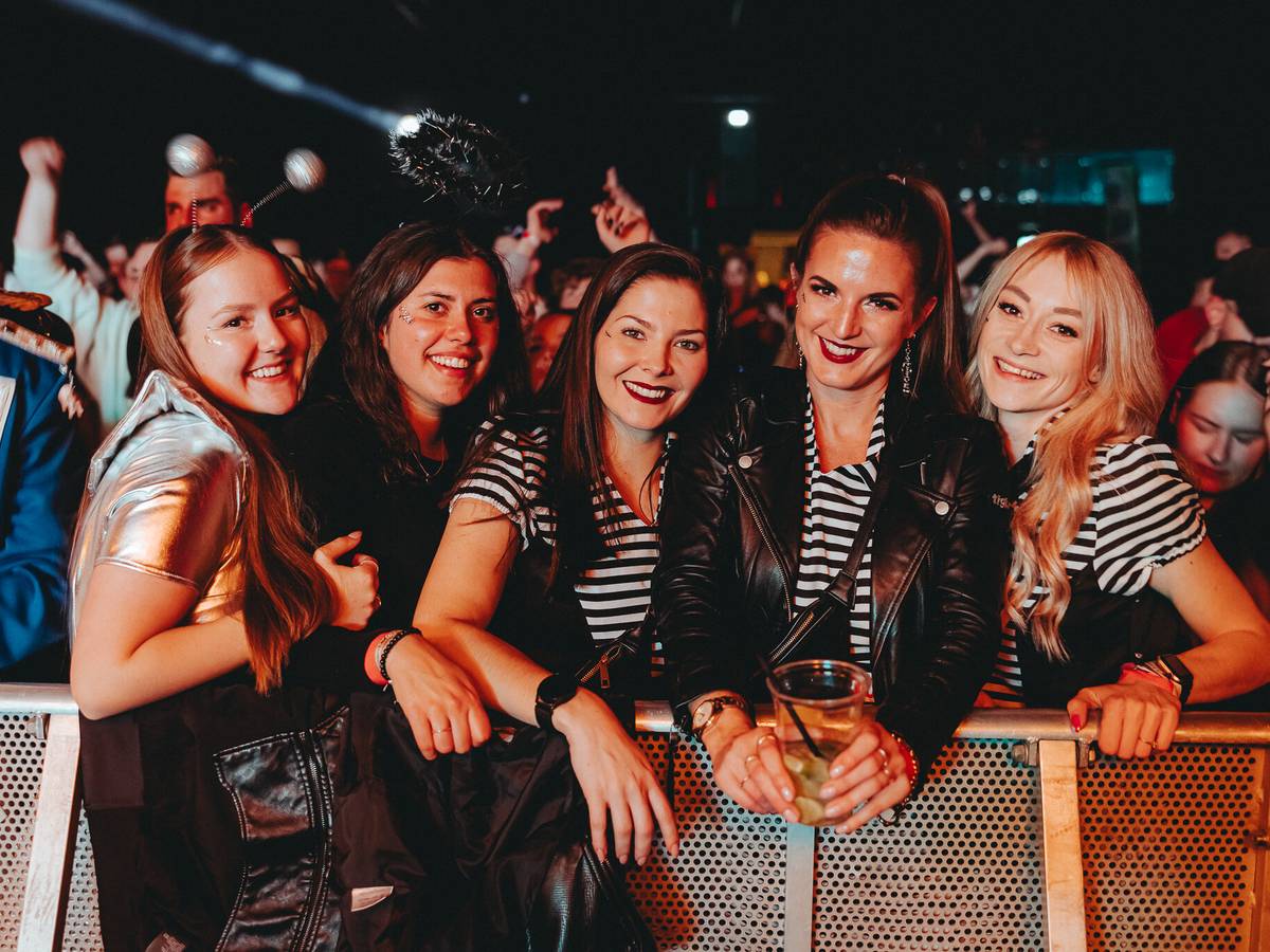 So wurde in der Manege der Karneval mit EDM-DJs eröffnet
