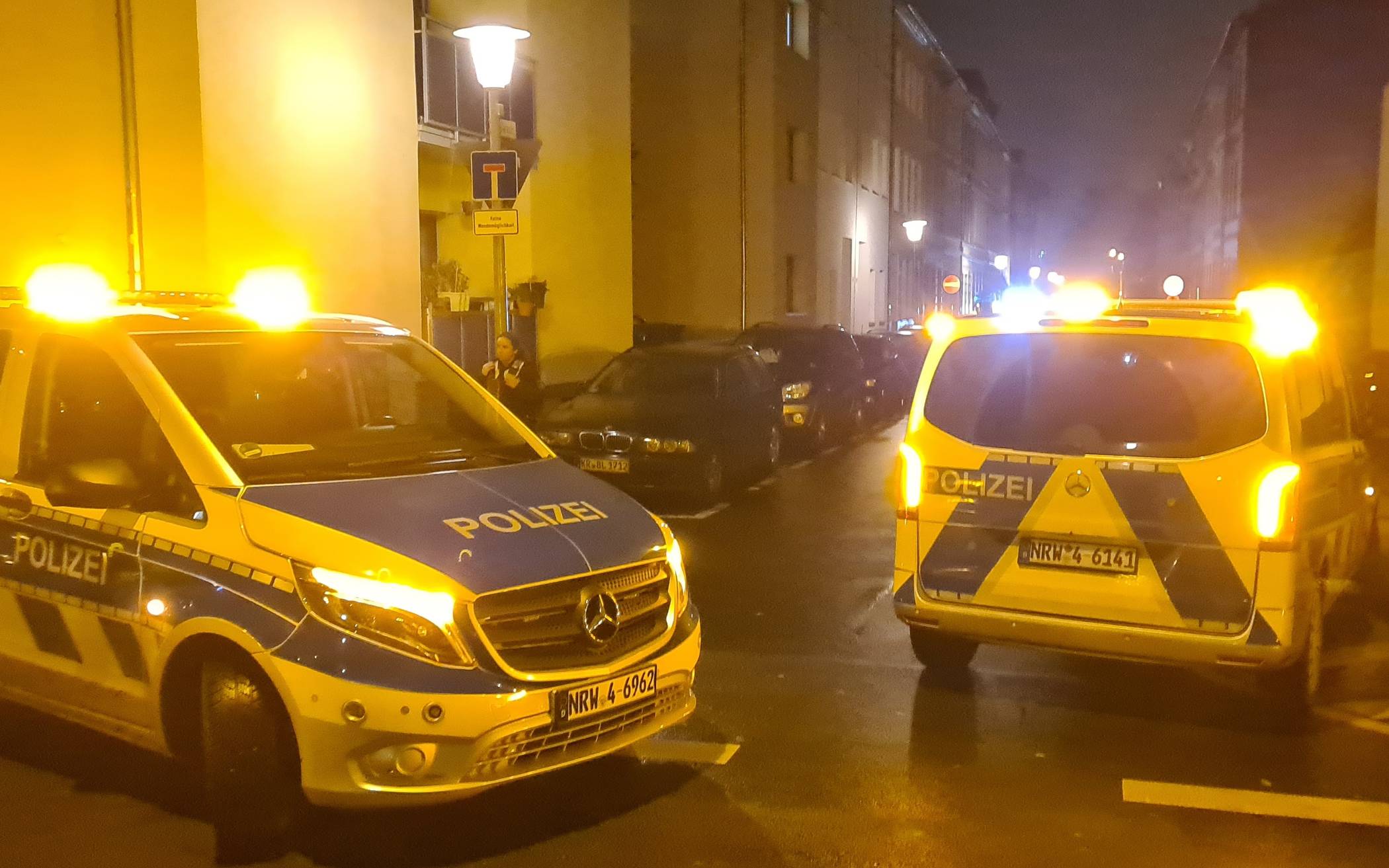 Schüsse in der Krefelder City - ein Radfahrer ist tot