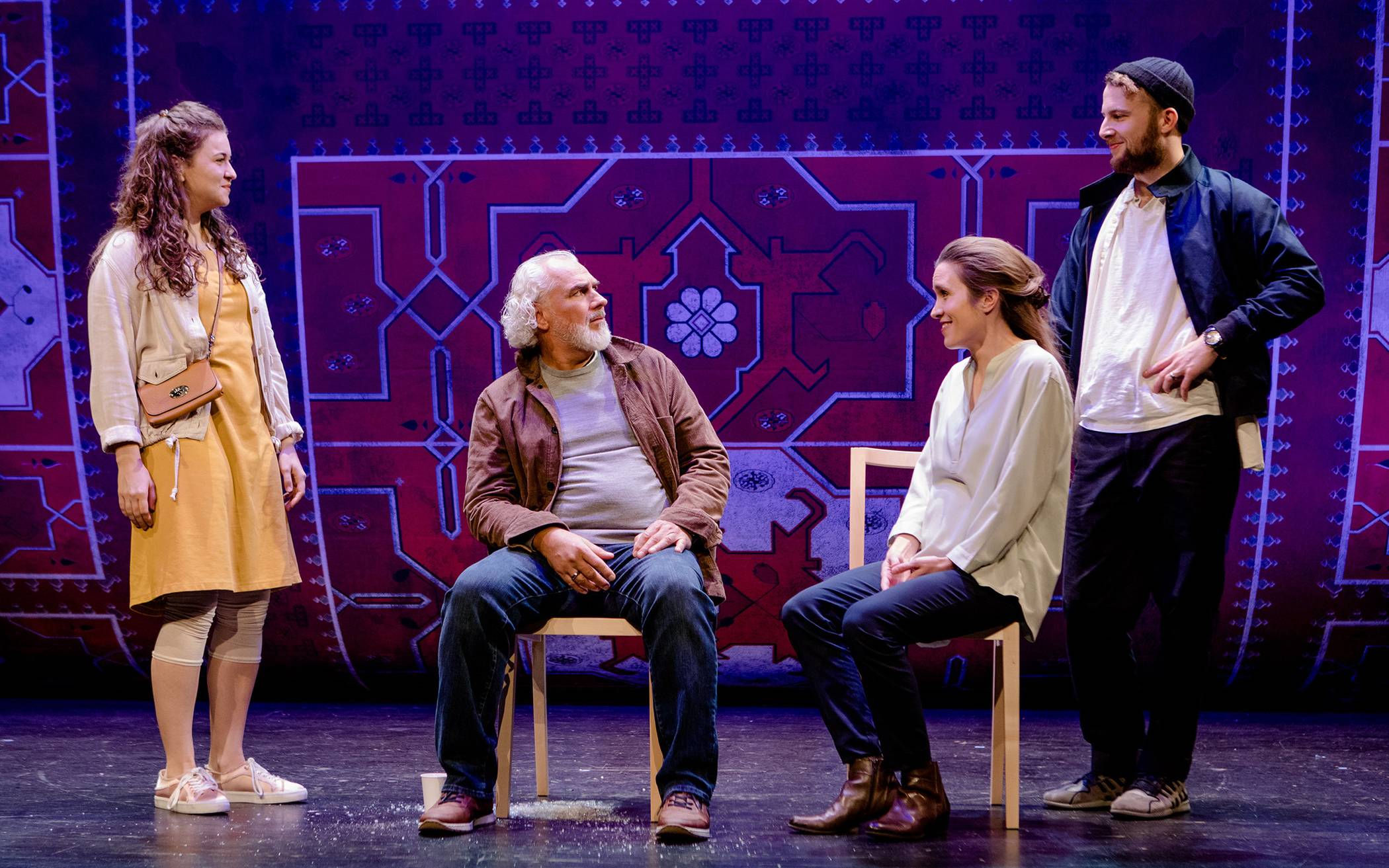 Das Schauspiel-Ensemble ist zu erleben. 