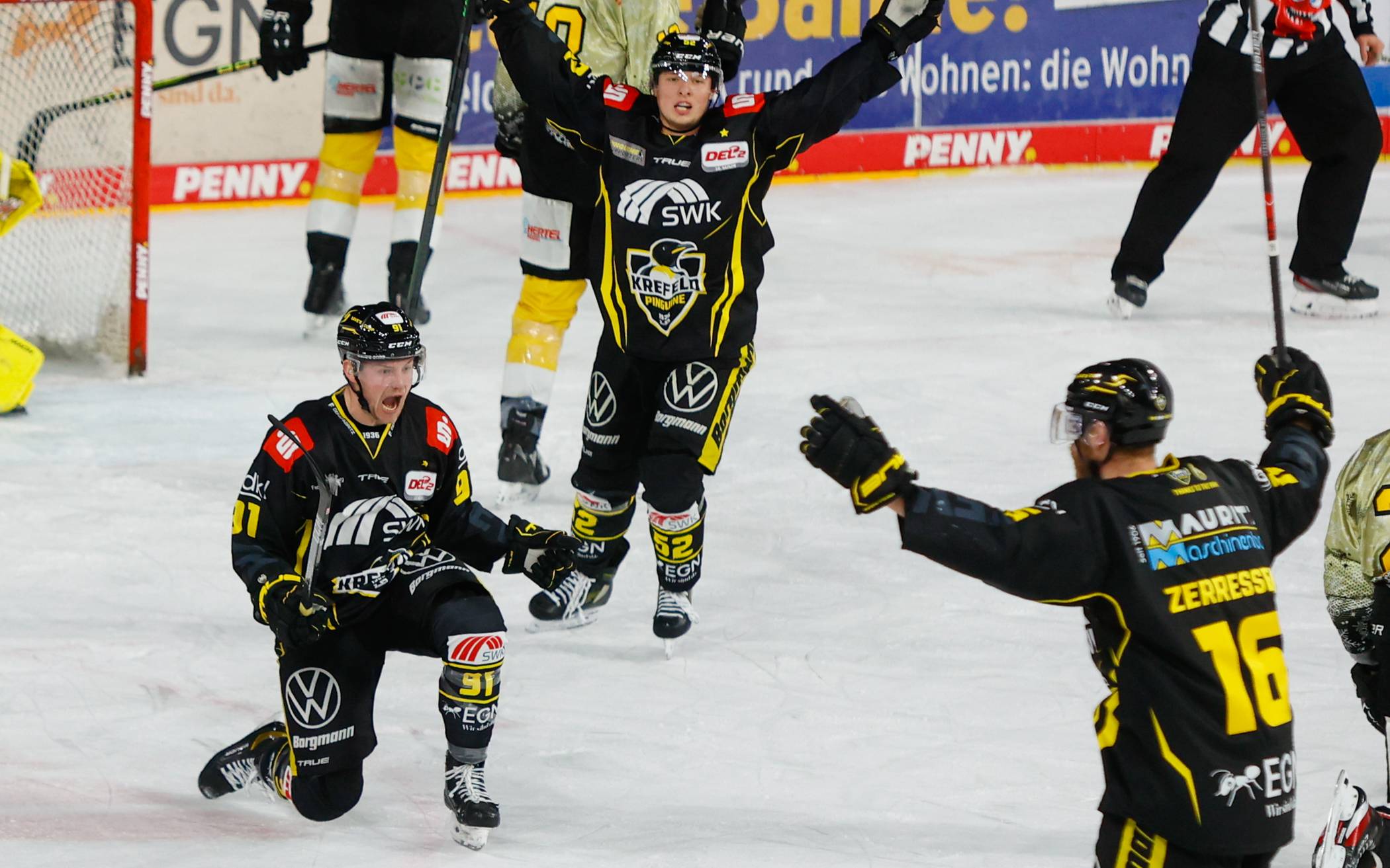 Pinguine schlagen Bayreuth nach Penaltyschießen