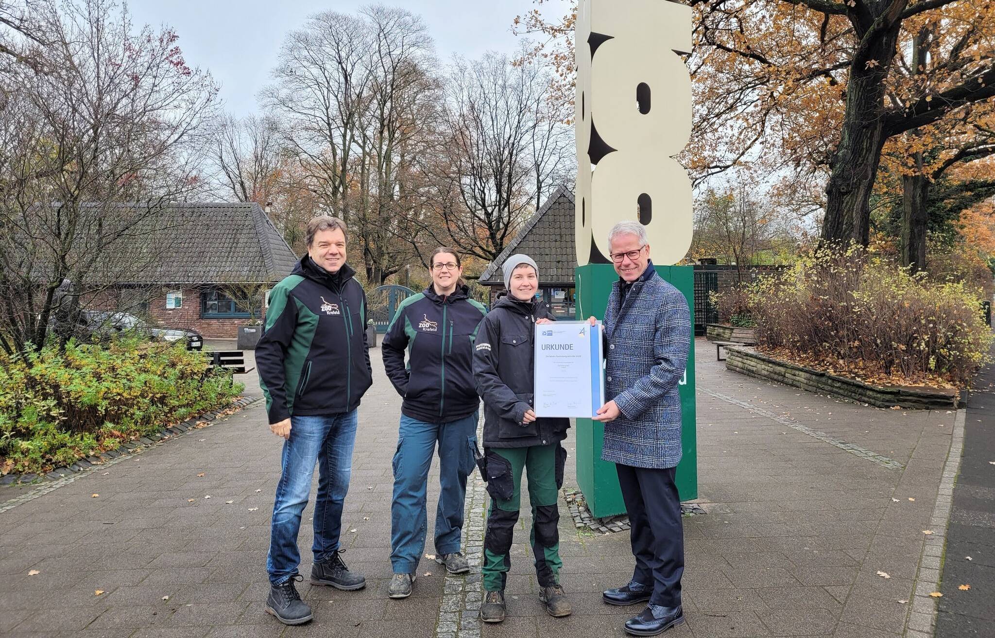Jürgen Steinmetz (r.), Hauptgeschäftsführer der IHK