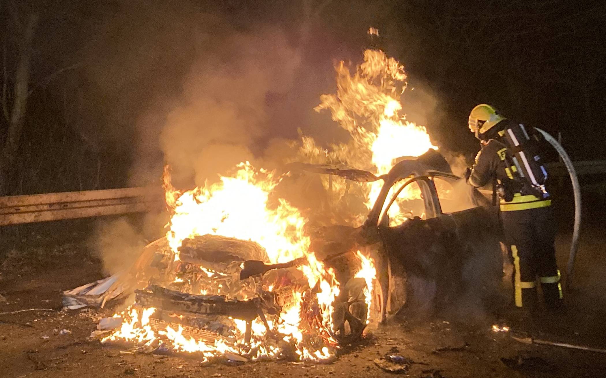 Auto im Vollbrand