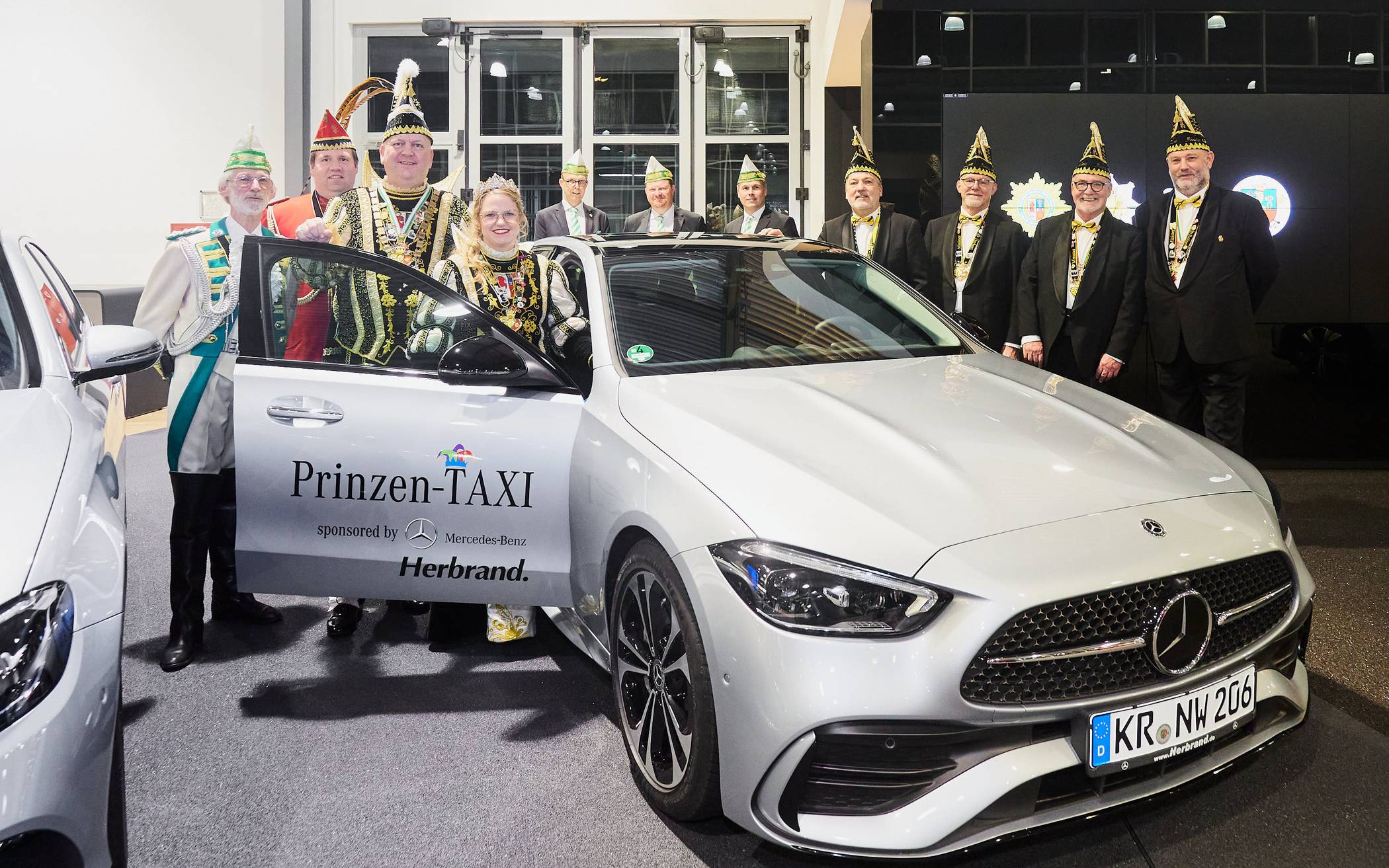 Auch die Prinzengarde der Stadt Krefeld ist für die Session 2023 erfreut über die...