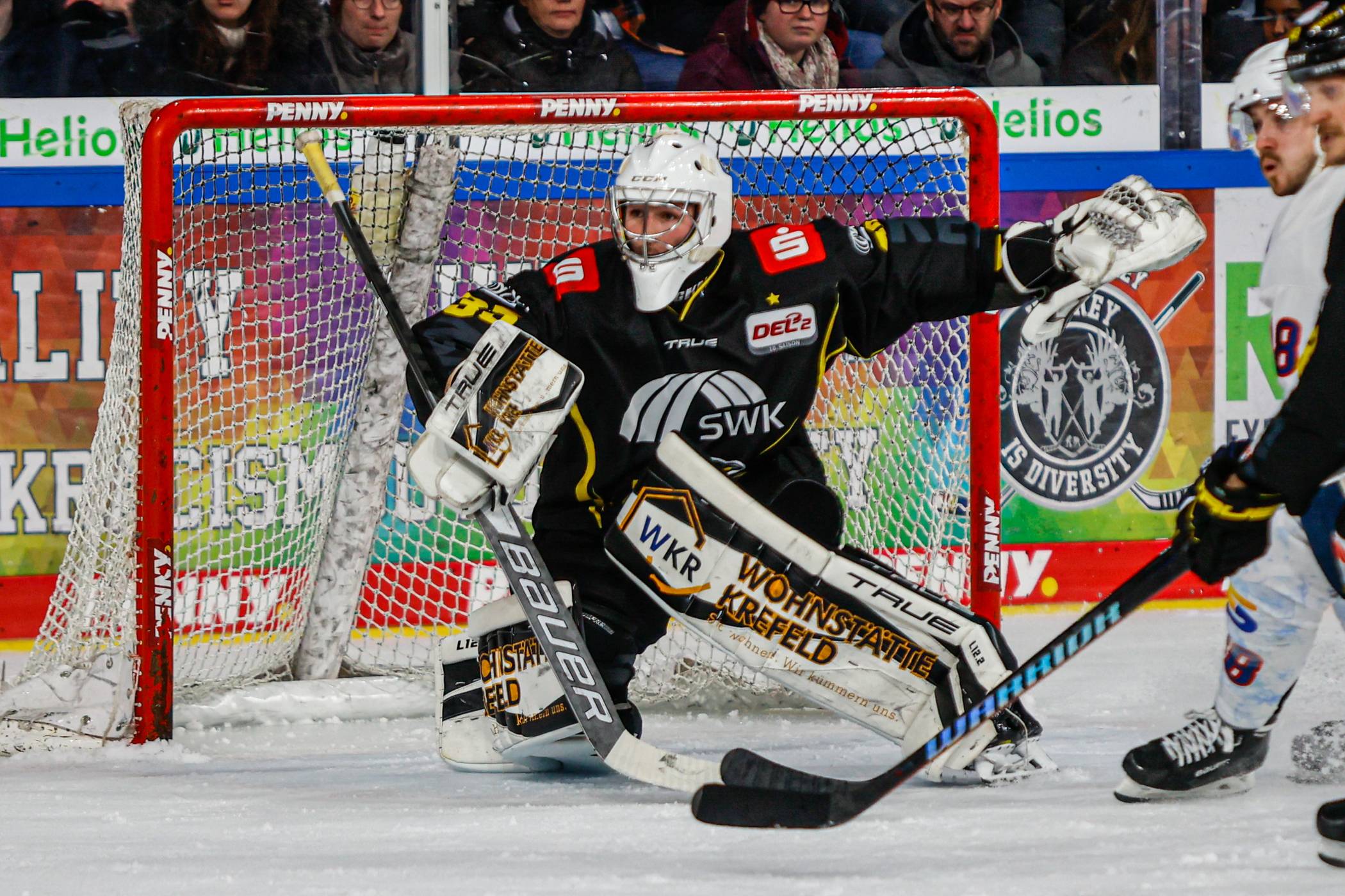 Schon im Hinspiel kassierten die Krefelder Pinguine fünf Treffer der Kassler Huskies.