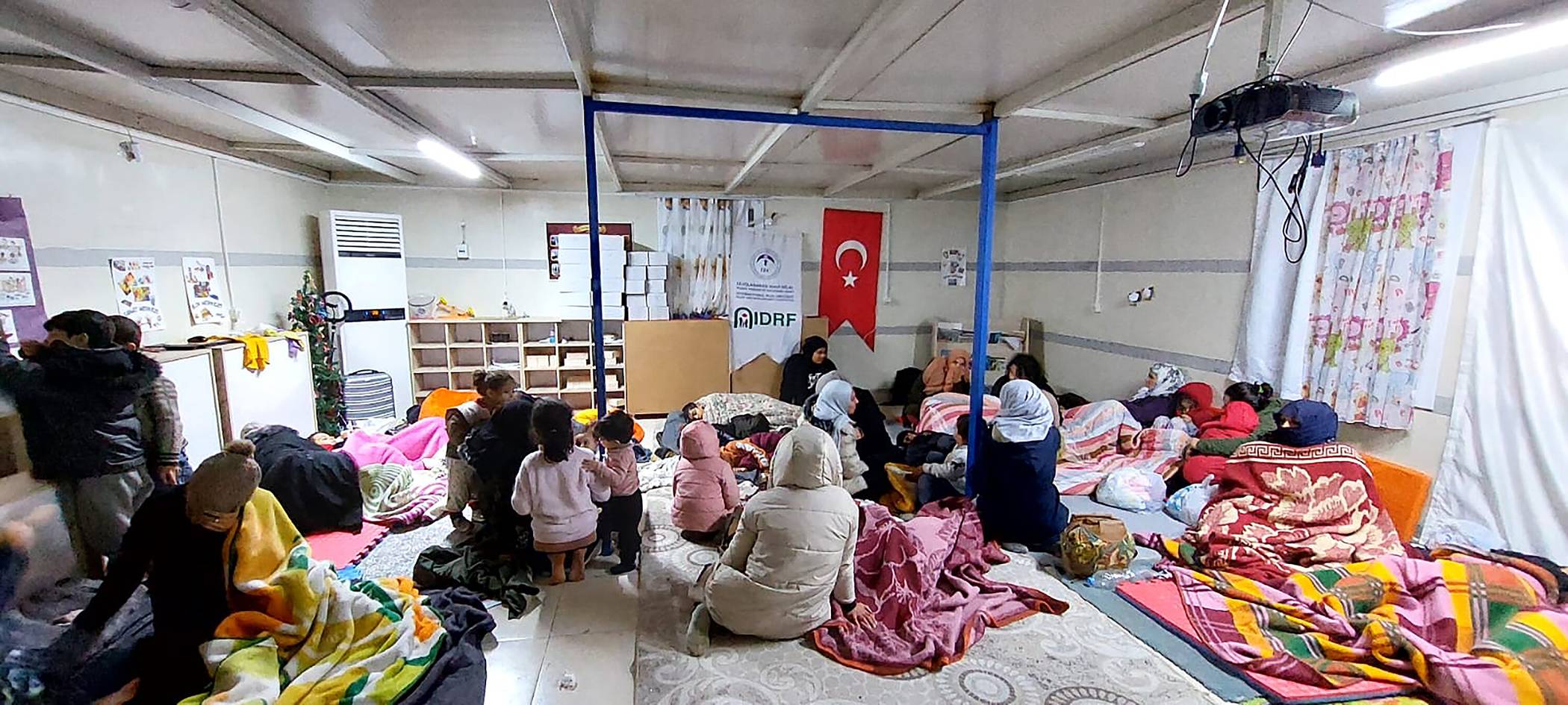 In der türkischen Stadt Kilis werden die Menschen in Notunterkünften untergebracht.