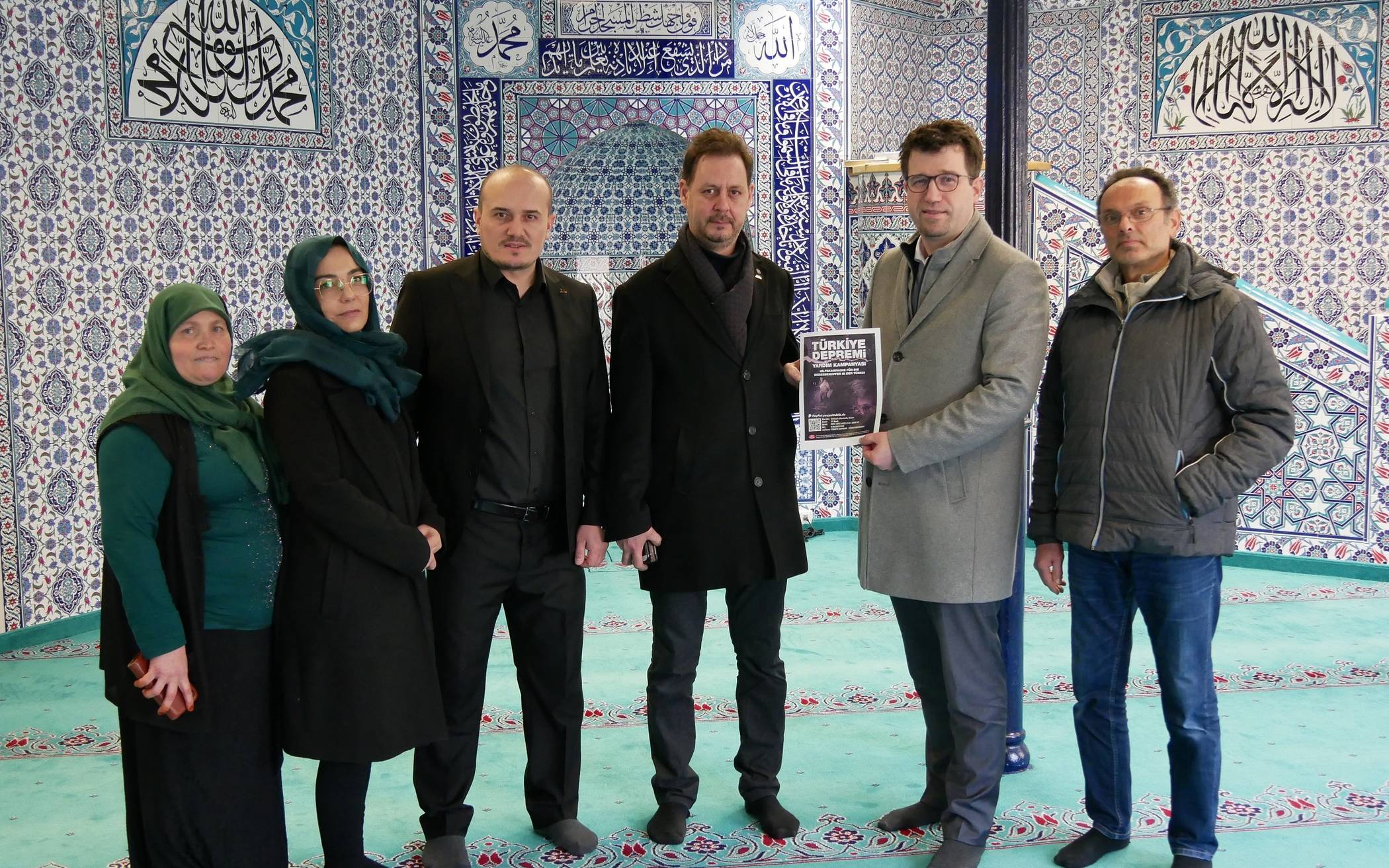  Bürgermeister Christian Küsters drückte dem Moscheeverein an der Burgstraße in Lobberich am Donnerstagmorgen persönlich sein Mitgefühl aus und tauschte sich mit dem Vereinsvorstand um den Vorsitzenden Ilhan Dalbay zur Lage im Erdbebengebiet sowie der vom Verein unterstützen Spendenaktion aus.  