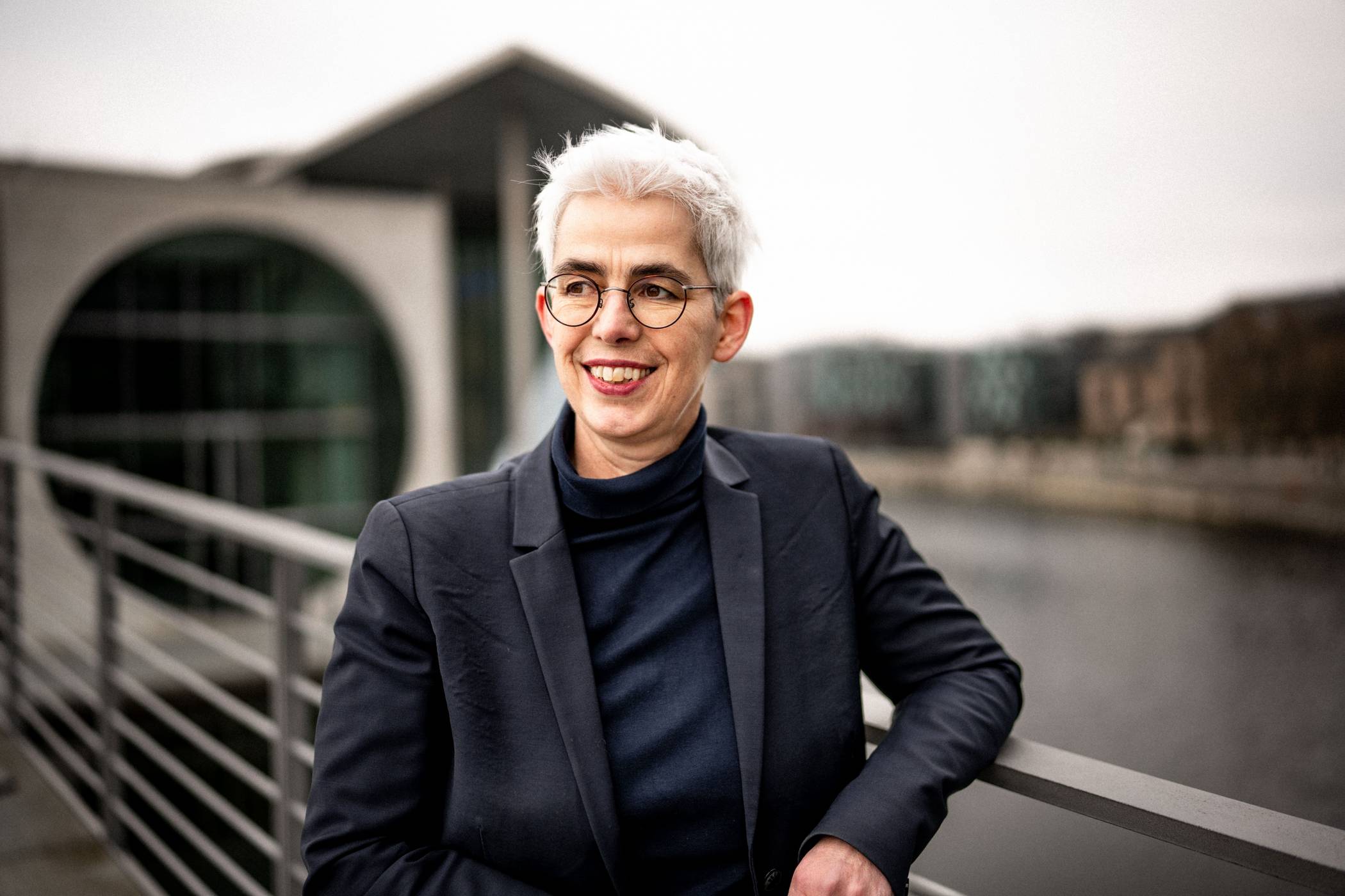 Zehn Jahre Berlin: Die Krefelder Bundestagsabgeordnete Ulle Schauws setzt sich im Bundesparlament an der Spree vor allem für Frauen- und Familienrechte ein. Foto: Elias Keilhauer