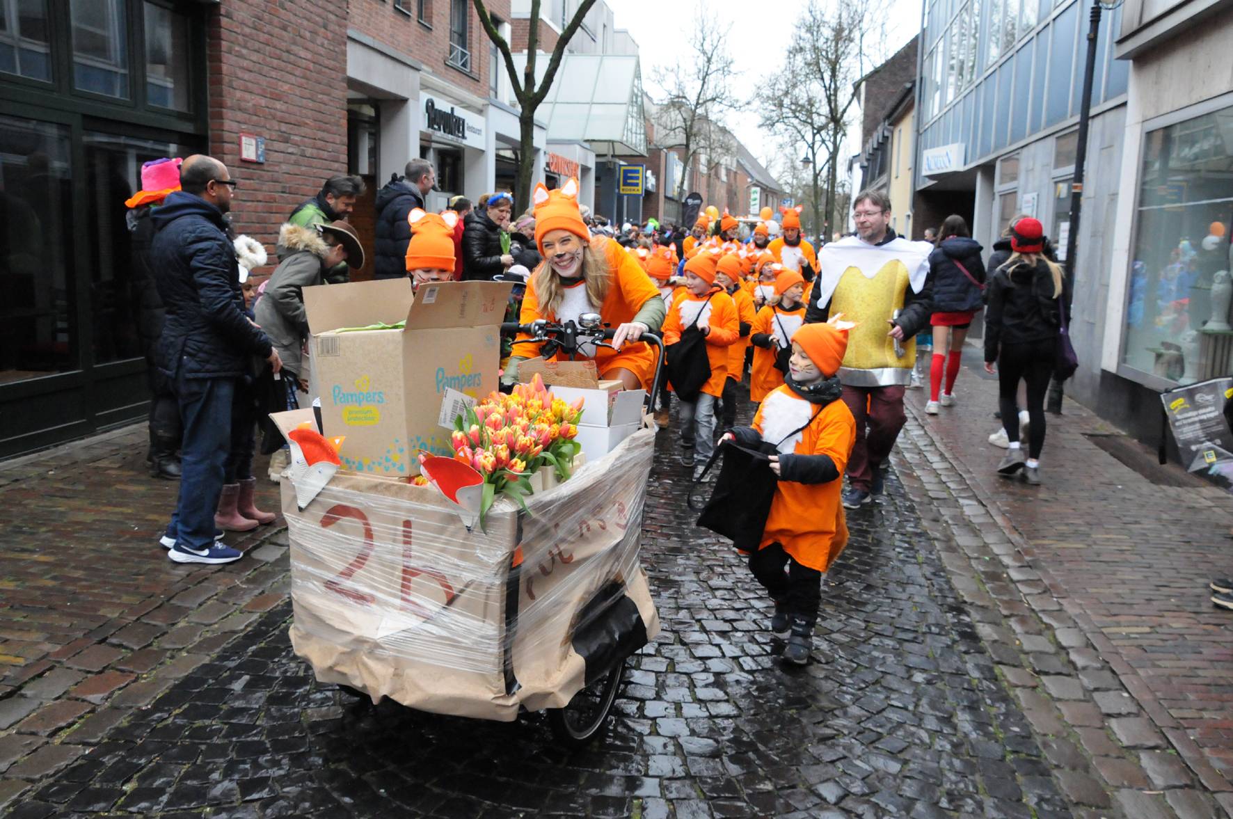 Endlich wieder Kinderkarneval in Lank.