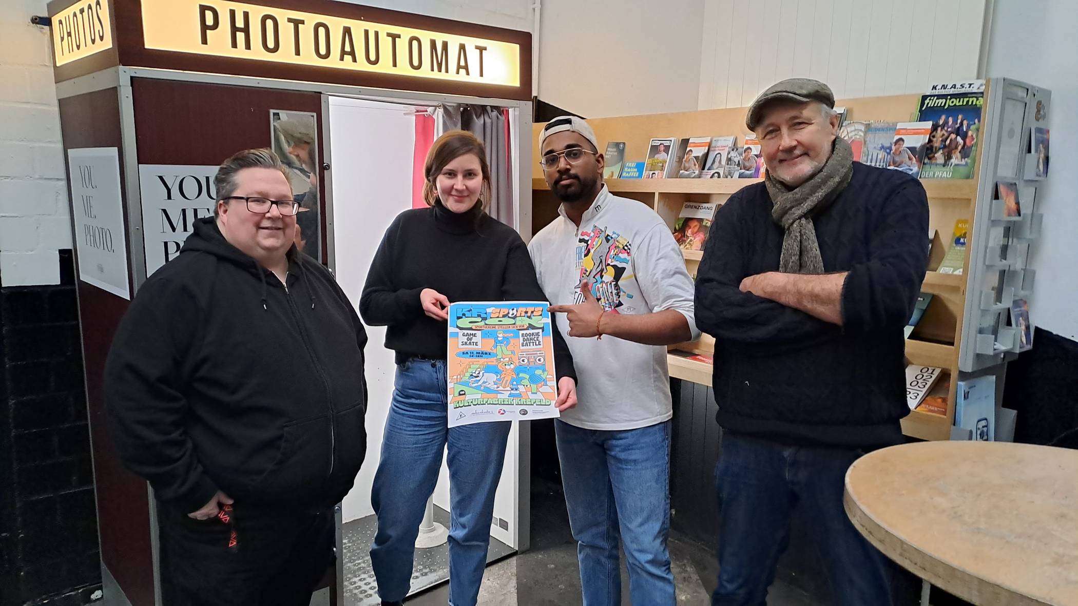  Robin Lotze und Lena Watzlawik (Kulturfabrik Krefeld e.V.,), Kumaran Jeyaranjan vom Krefelder Jugendbeirat und Joachim Watzlawik (Krefeld für Kinder, v.l.). 