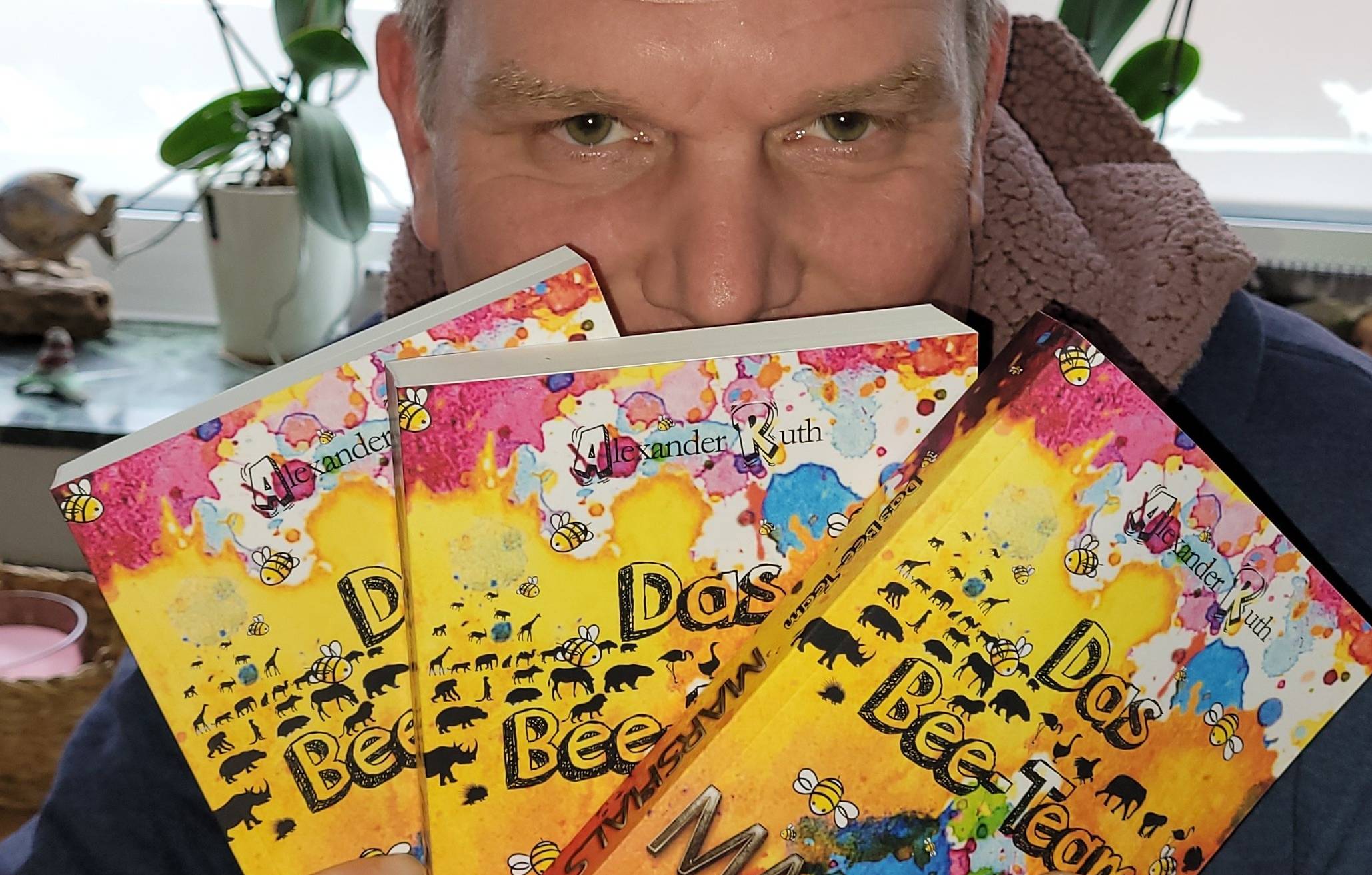 Der Autor und sein jüngstes Werk. 