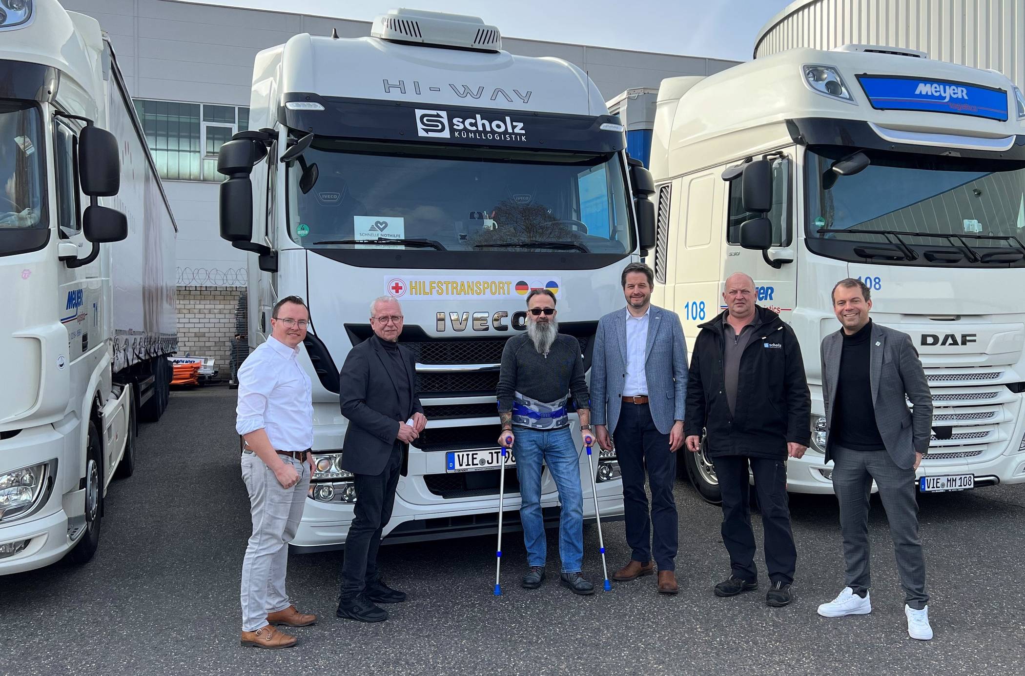 Wollen helfen (v.l.): Michael Meyer-Lingen (Meyer logistics), Uwe Leuchtenberg (Tönisvorst), Thomas Frohriep ( Schnelle Nothilfe), Christian Bommers, Oliver Scholz (Kühllogistik Scholz) und Christian Pakusch (Willich).   