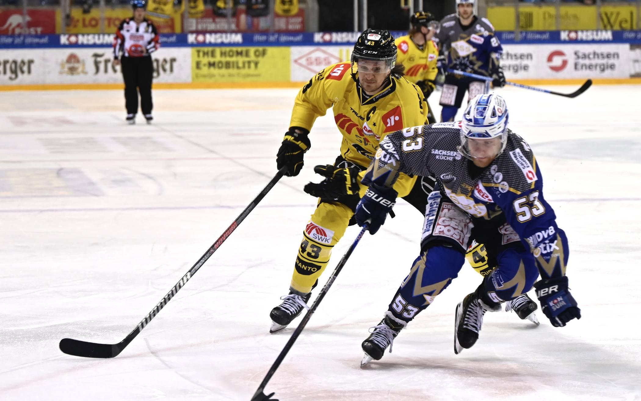 Pinguine verlieren Spiel 4 in Dresden