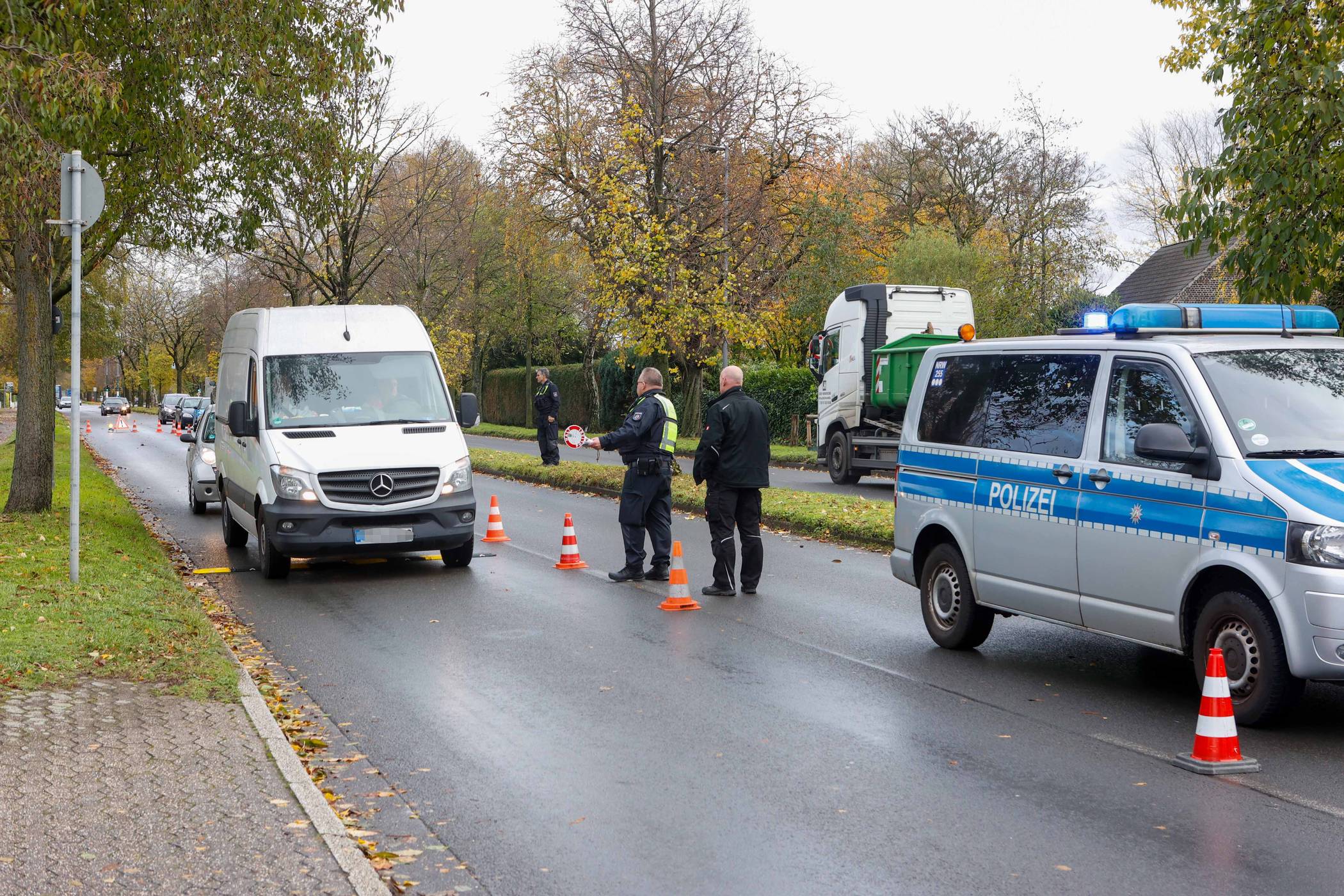 Schwerpunktkontrolle der Polizei: Fahrer mit 130 km/h erwischt - erlaubt waren 70 km/h