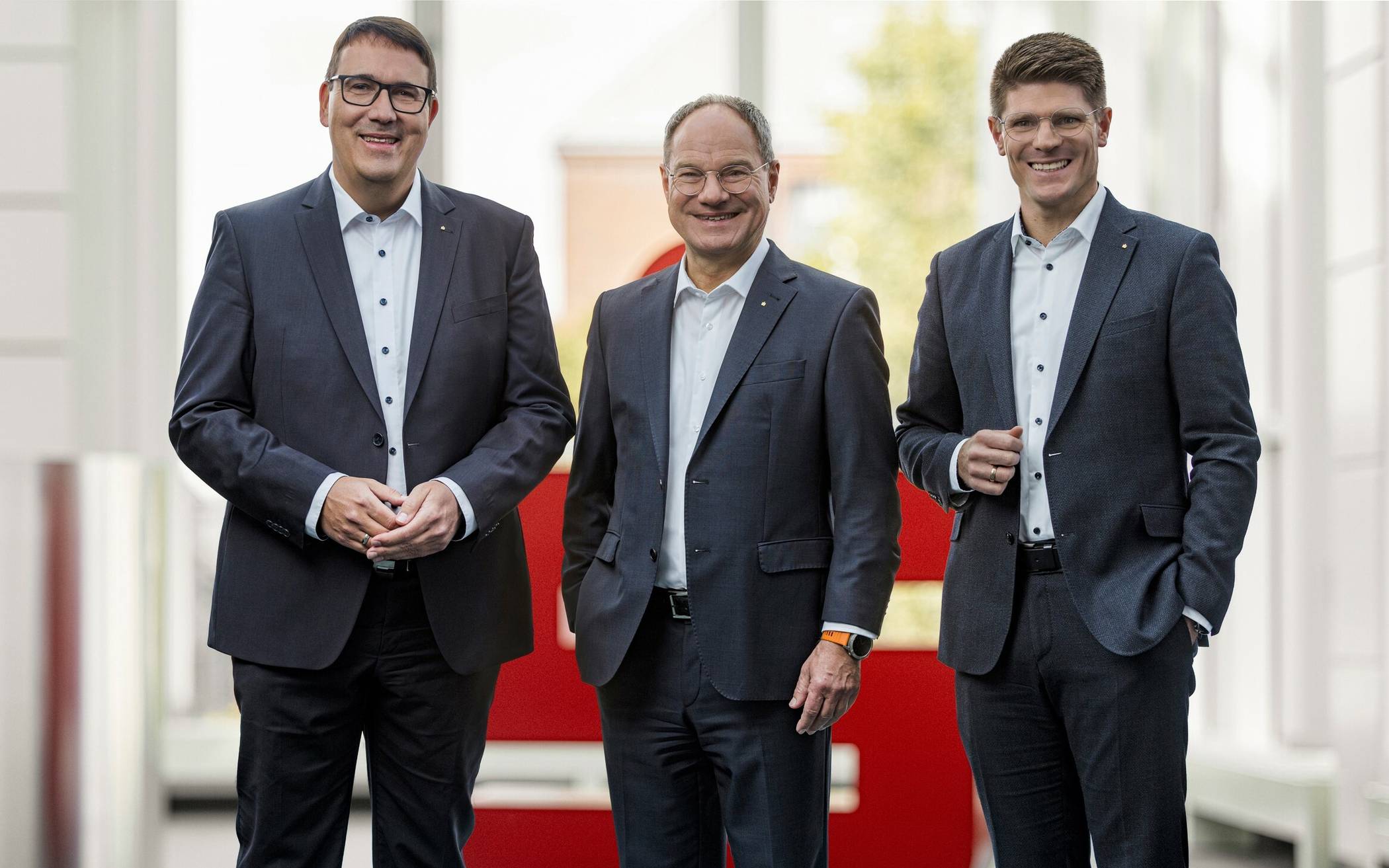  Der Vorstand ist zufrieden: Carsten Proebster, Michael Schmuck und Marcus Longerich (v. l.). 