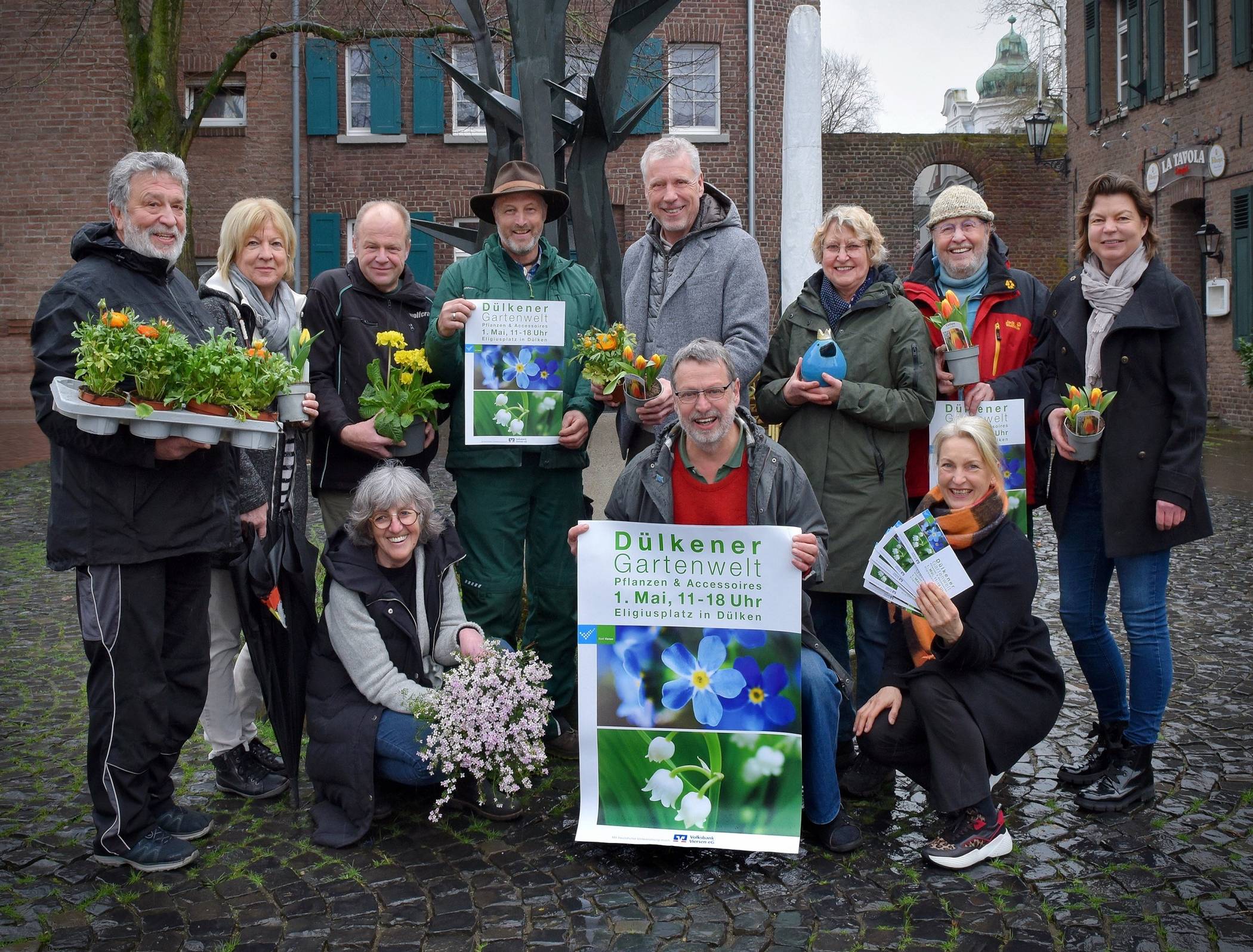 Alle Beteiligten an der „Dülkener Gartenwelt“ freuen sich auf den Pflanzenmarkt.