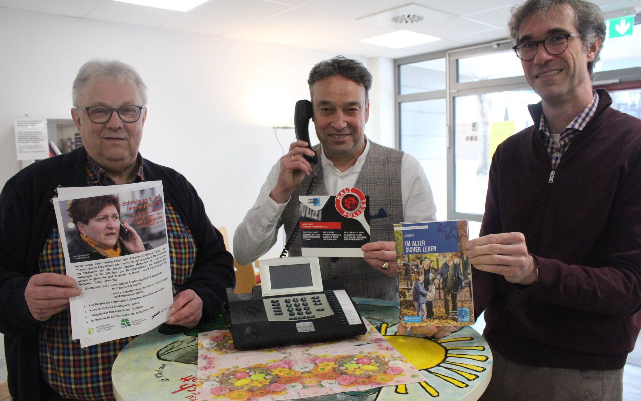 Laden zu Infoveranstaltungen gegen Telefonbetrug ein: