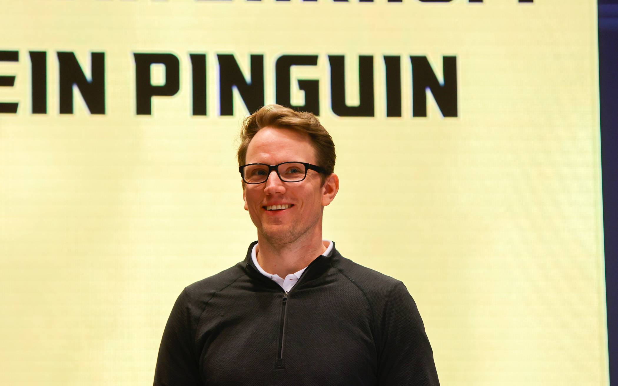 Meisterpinguin Christian Ehrhoff kehrt aufs Eis zurück