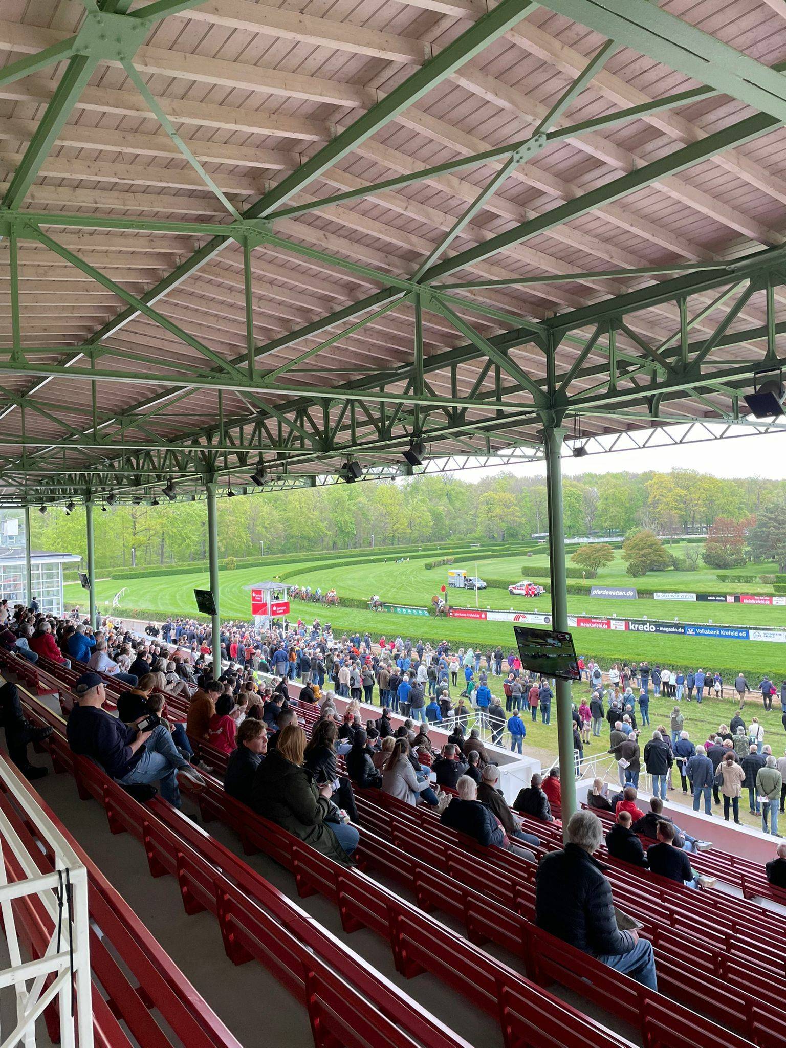 So langsam füllt sich die...