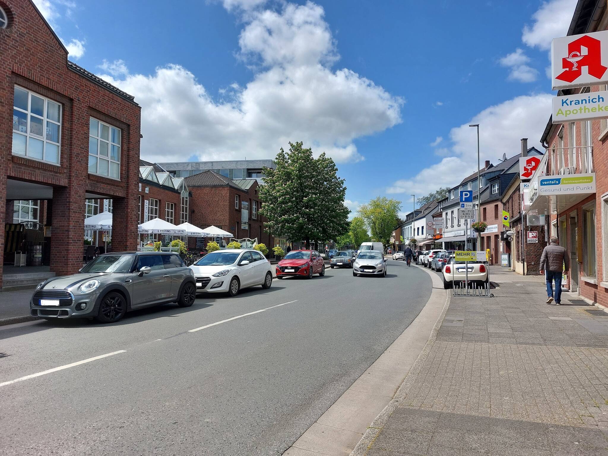 Ab September darf auf der Fahrbahn nicht mehr geparkt werden. 