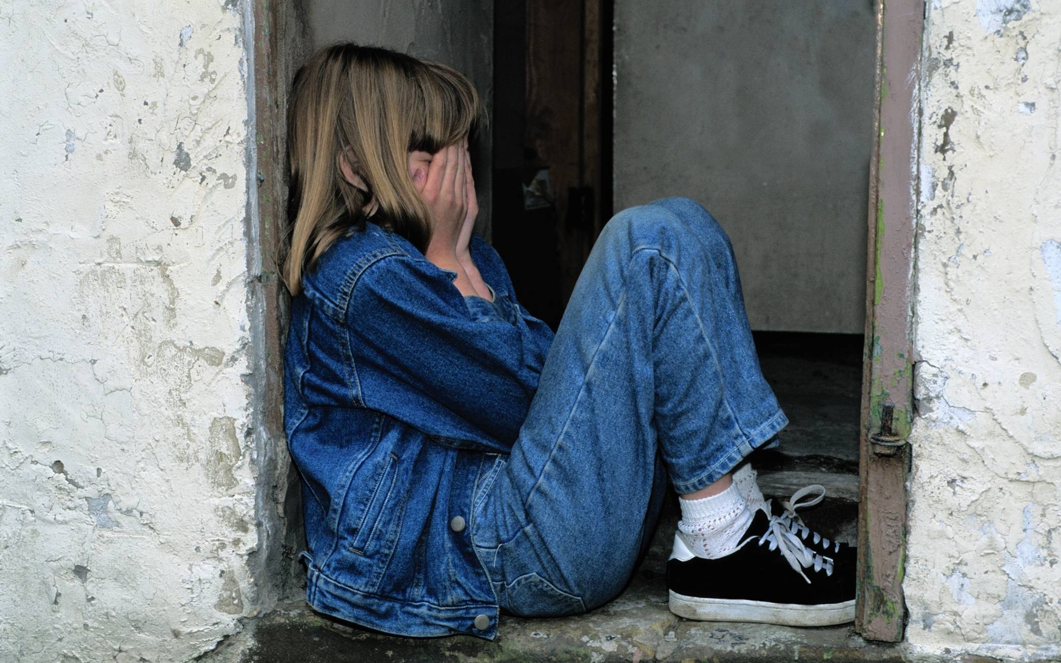 Kinder und Jugendliche können sich mit Sorgen und Problemen an die „Nummer gegen Kummer“ wenden. 