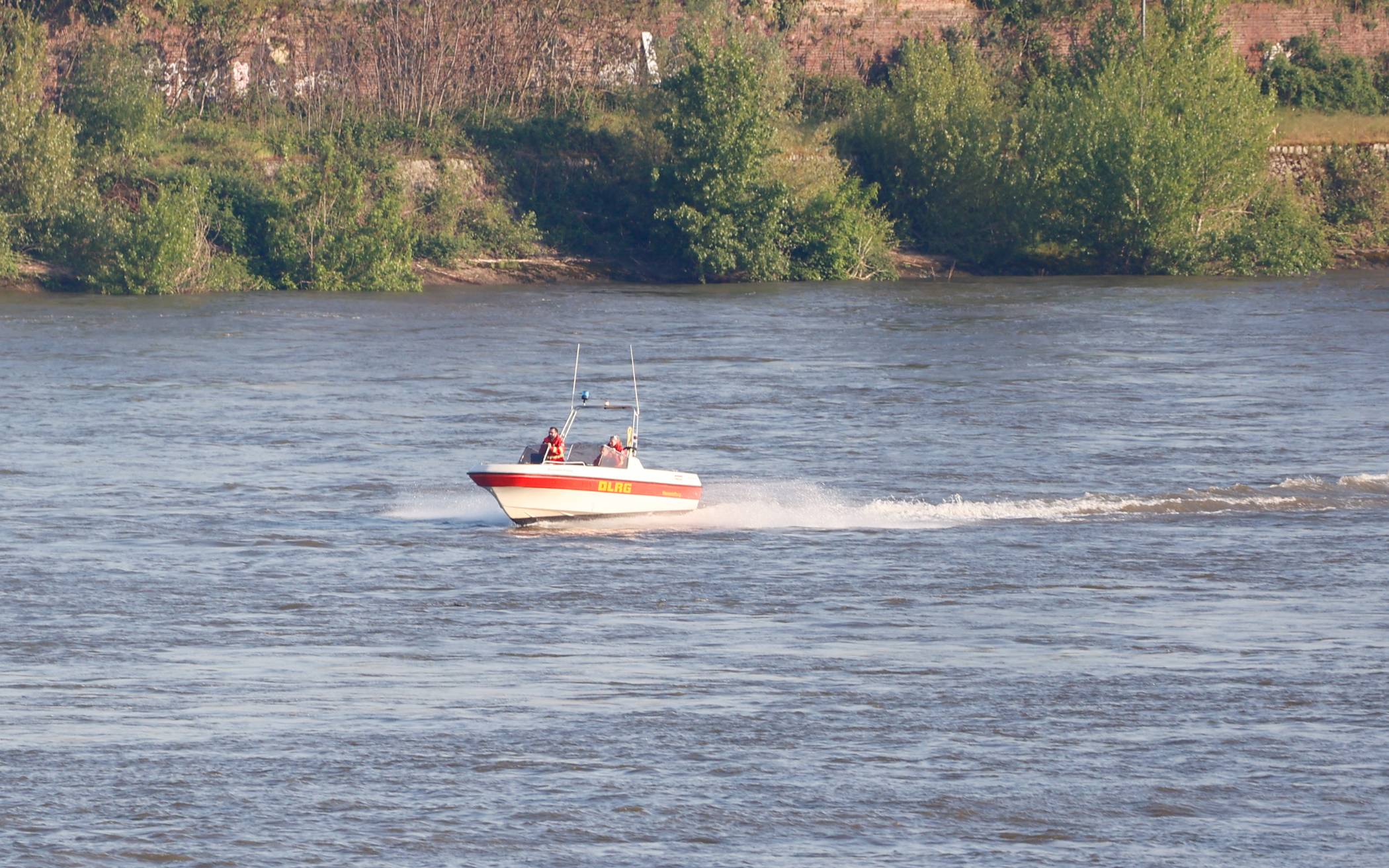 Stadt warnt vor dem Baden im Rhein