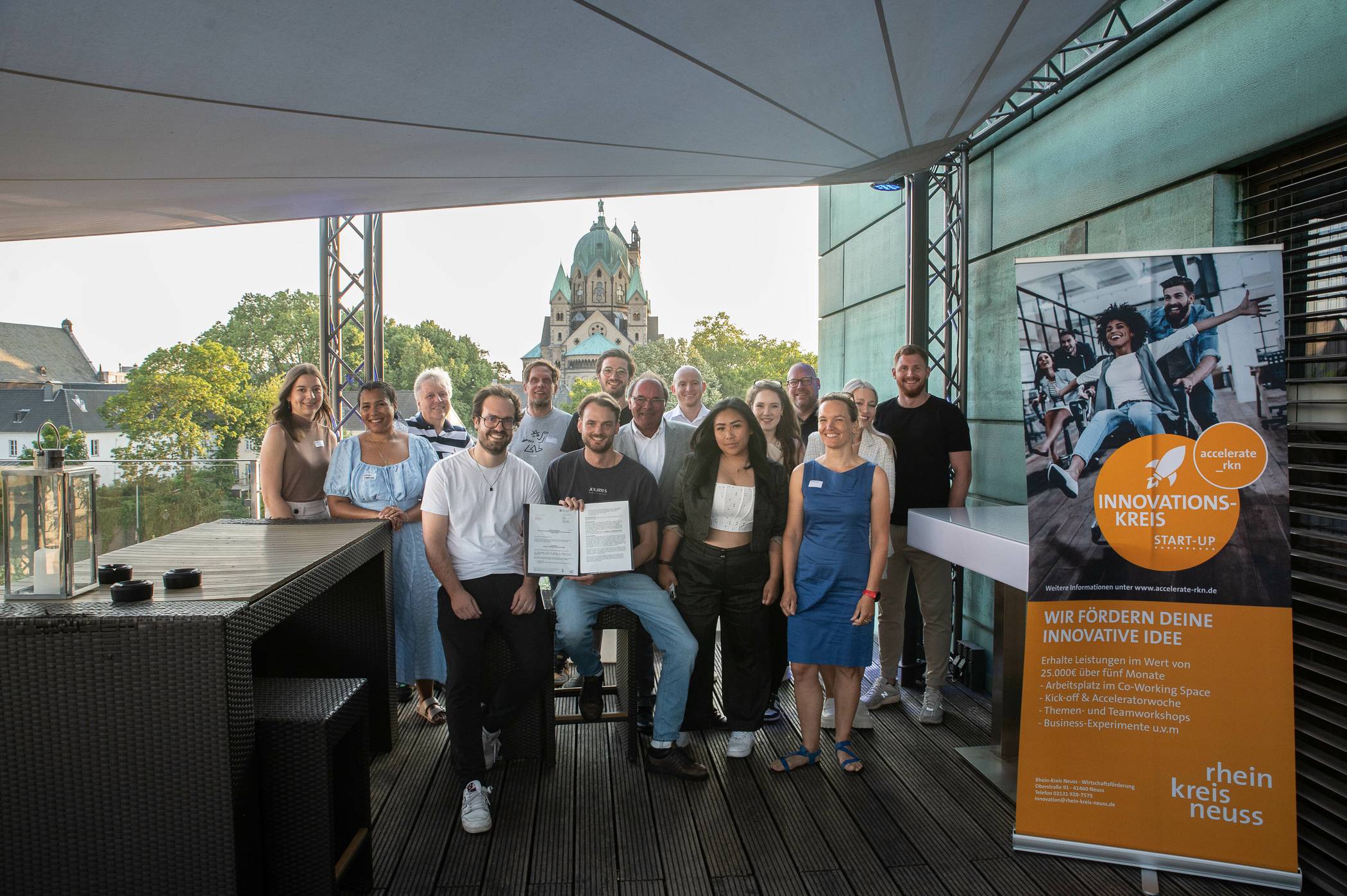 Start-ups plus Jury und Gewinner-Team: In der Neusser Pegelbar ging jetzt die dritte Runde des Kreisförderprogramms „accelerate_RKN“ erfolgreich zu Ende. 